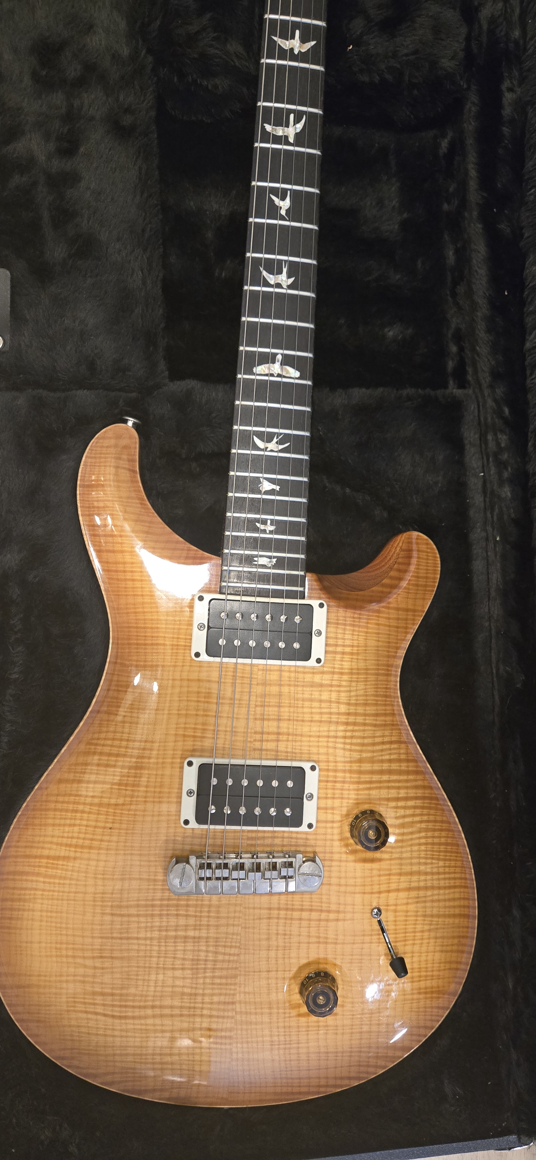 A closer look at prs Tony Rombola's front design.