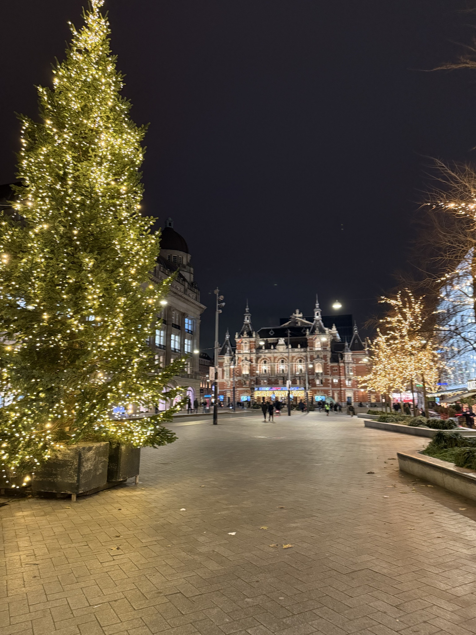 Experiencing the magic of Christmas in Amsterdam