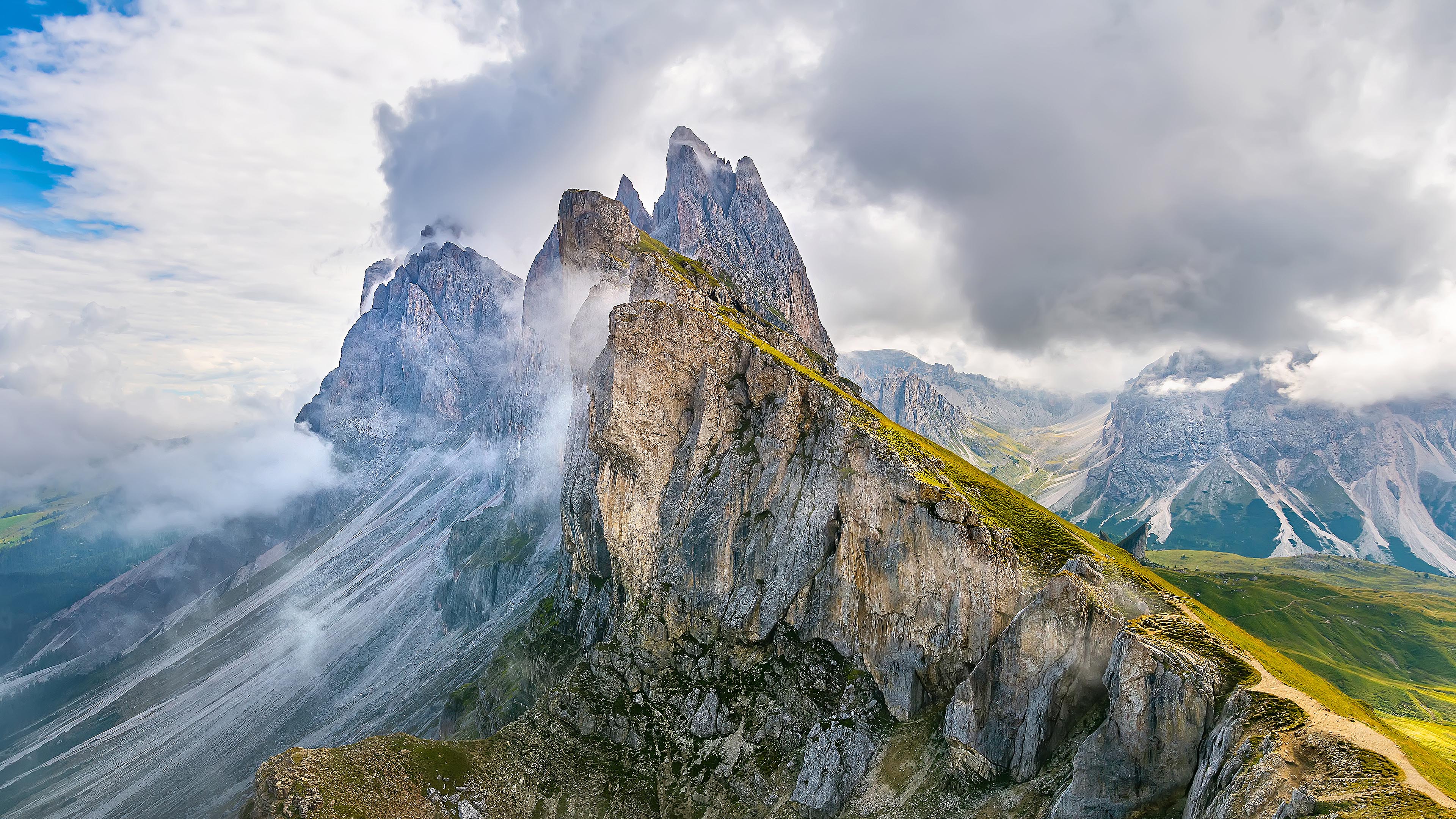 A glimpse through the mist.