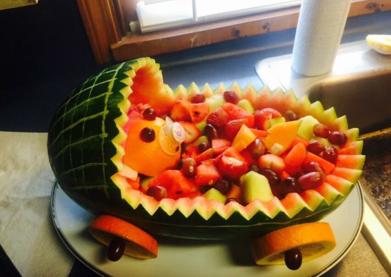 Intricate Melon Carvings: A Feast for the Eyes