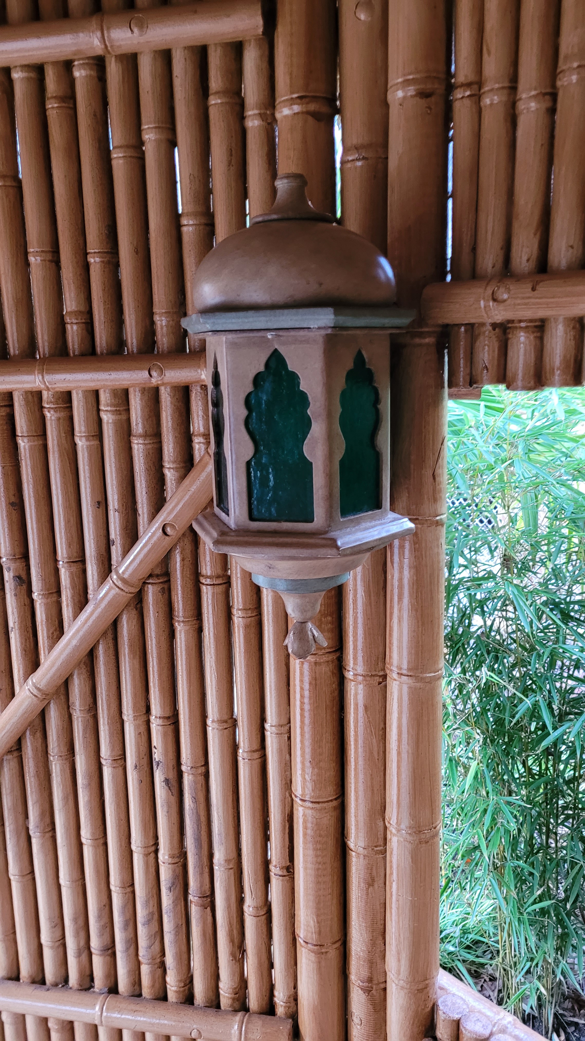 Efteling: A nostalgic look at the iconic lamp posts of Reizenrijk