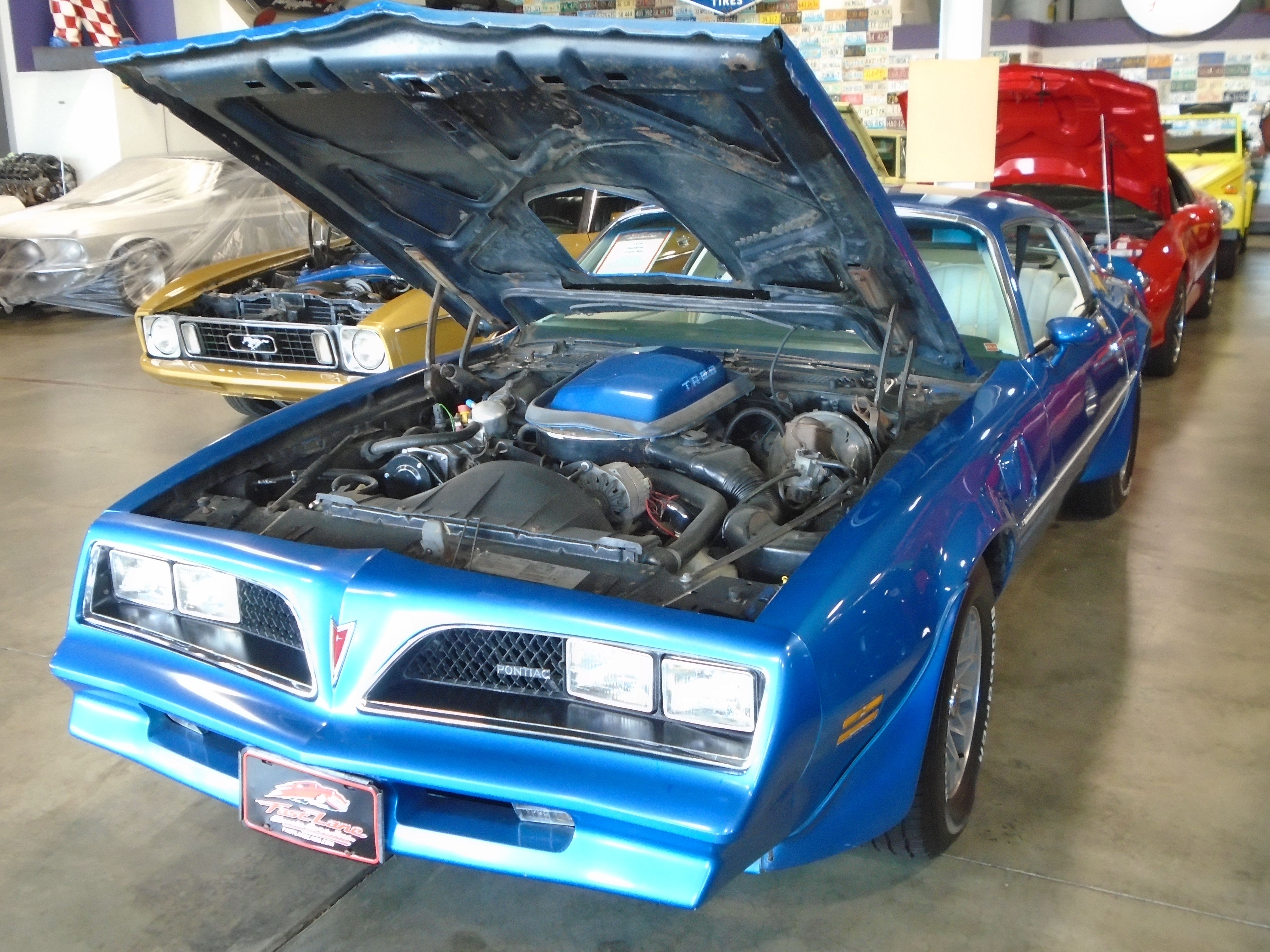 Behold the classic 1978 Pontiac Firebird Trans Am hardtop!