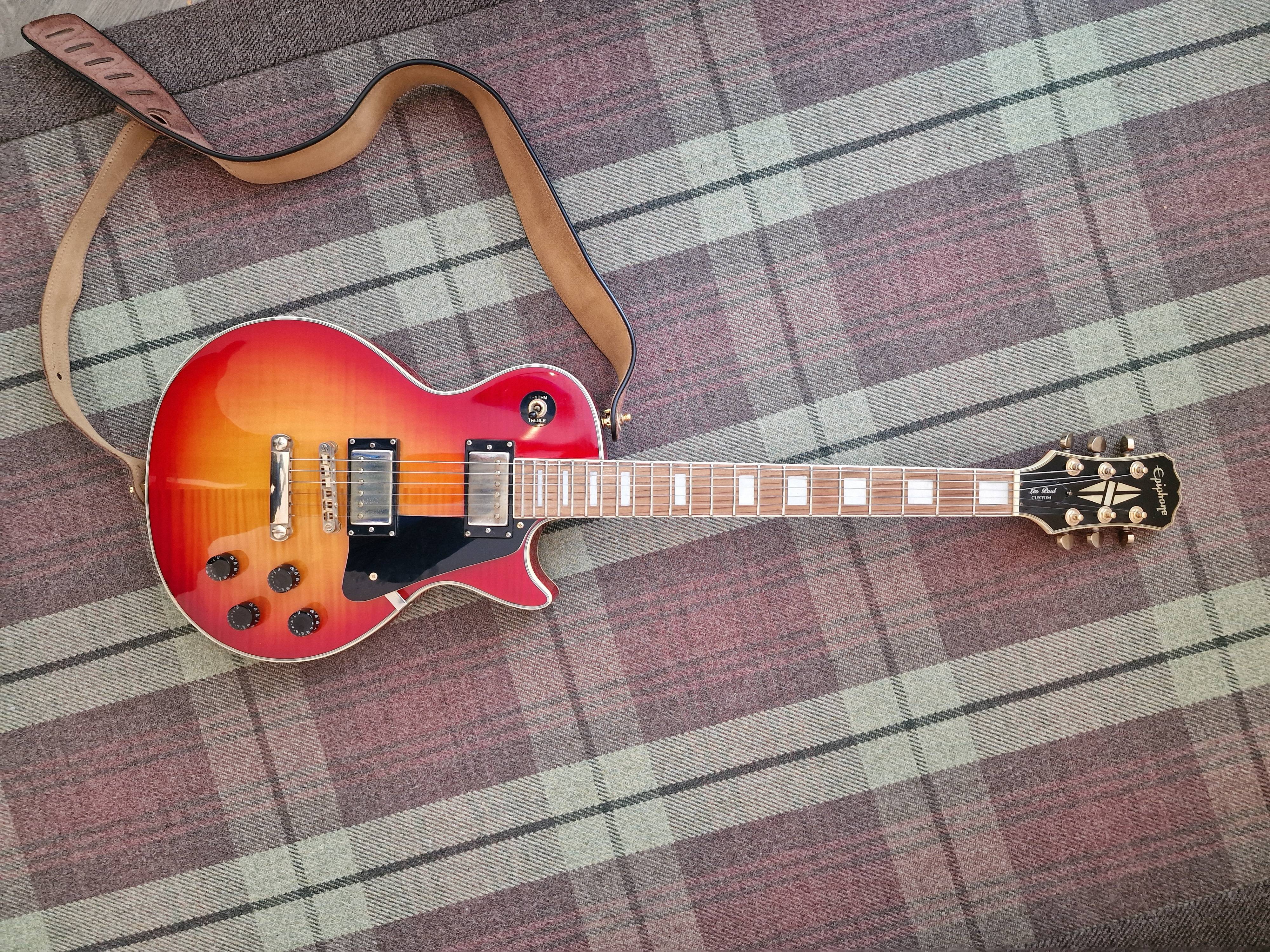 The Stunning Epiphone Les Paul Cherry Burst Deluxe