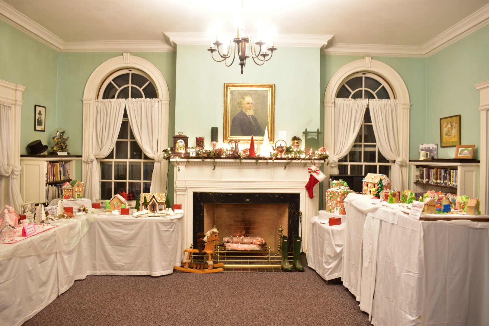 Join the Gingerbread House Festival at Wood Memorial Library!