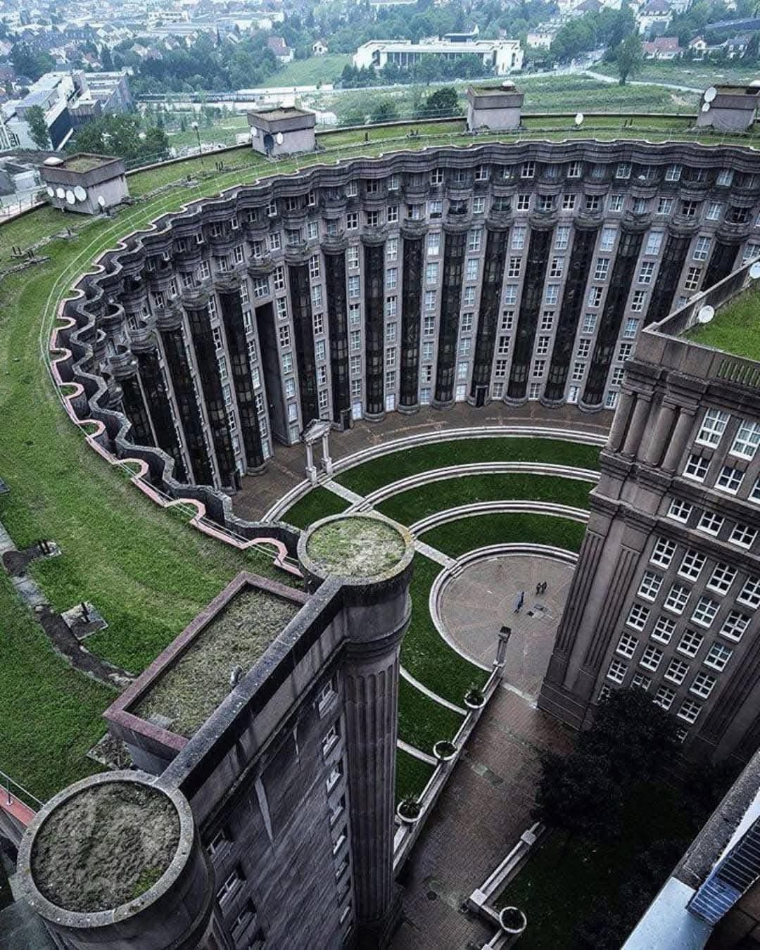 Exploring Les Espaces d'Abraxas: A Marvel of Architectural Design