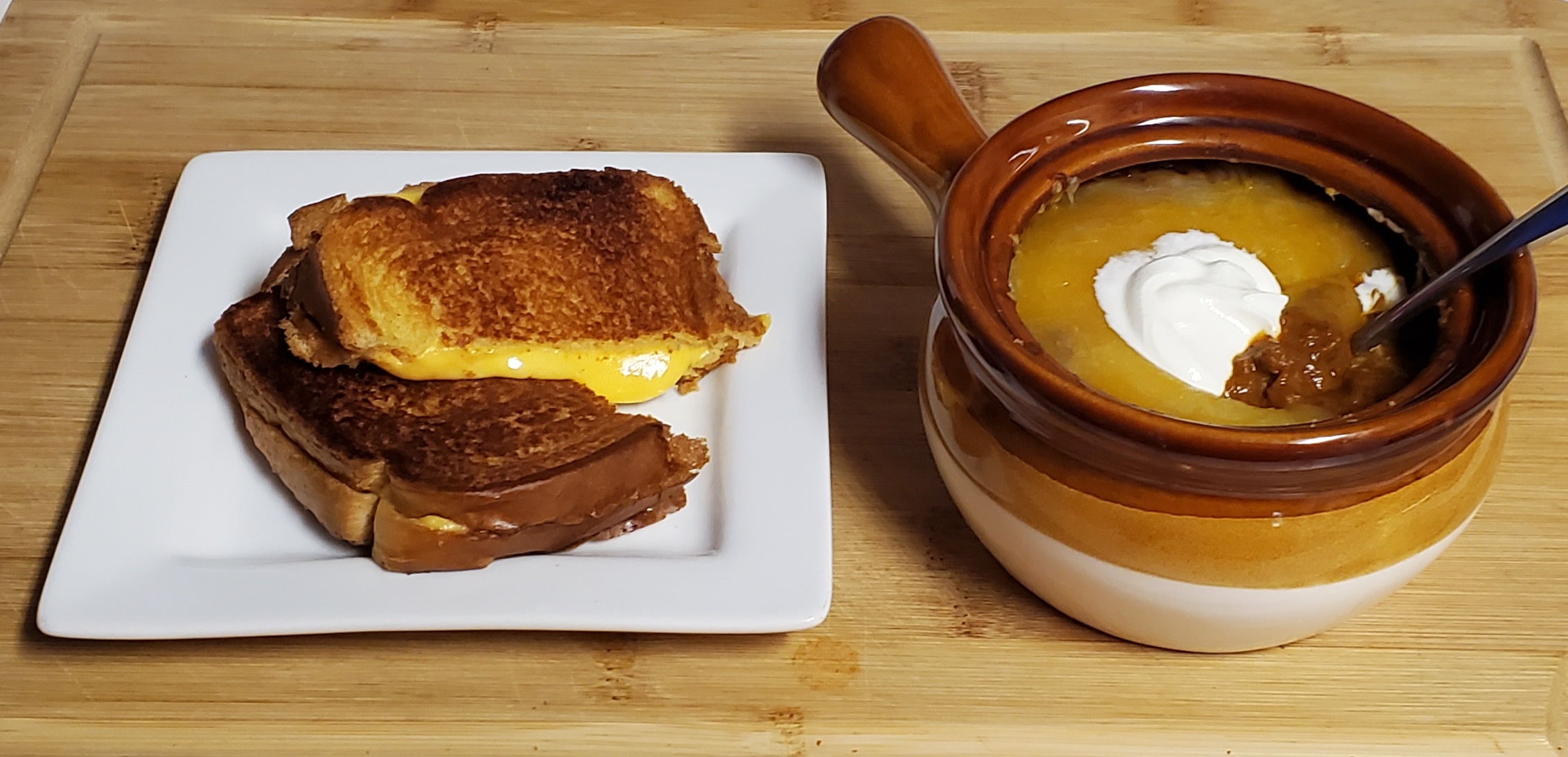 A Chilly Night Calls for Chili and Grilled Cheese: The Ultimate Comfort Food