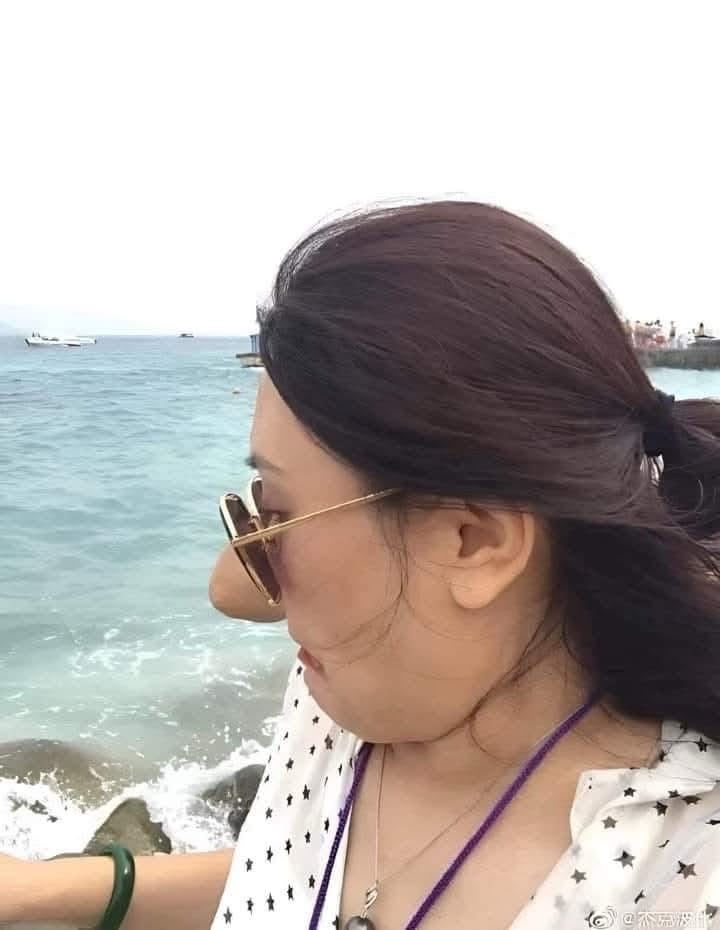 Calling All Editing Wizards: Help Needed to Fix This Photo Flaw!