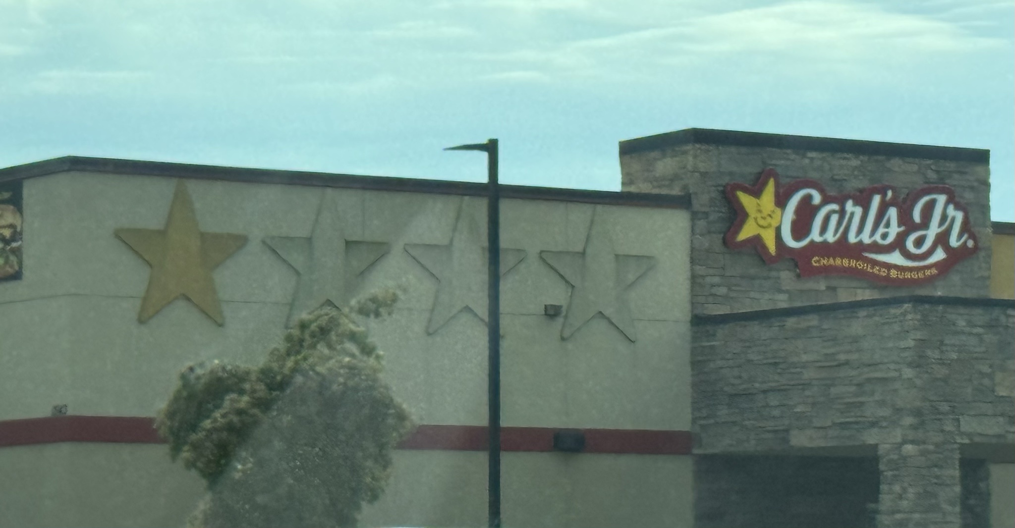 This Carl's Jr. just gave itself a rating that’s hard to believe...