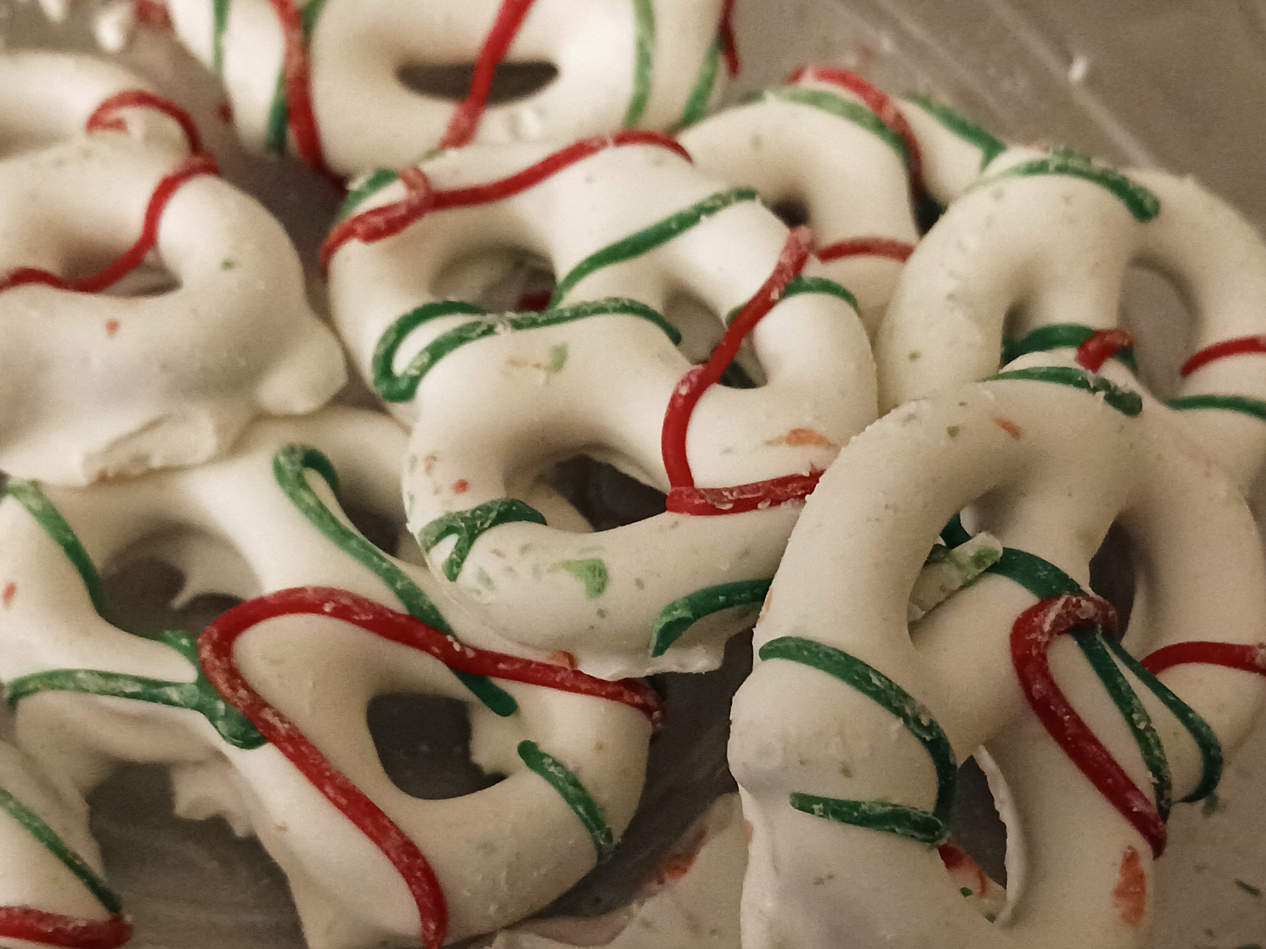 Delicious Christmas Pretzels for the Holidays!