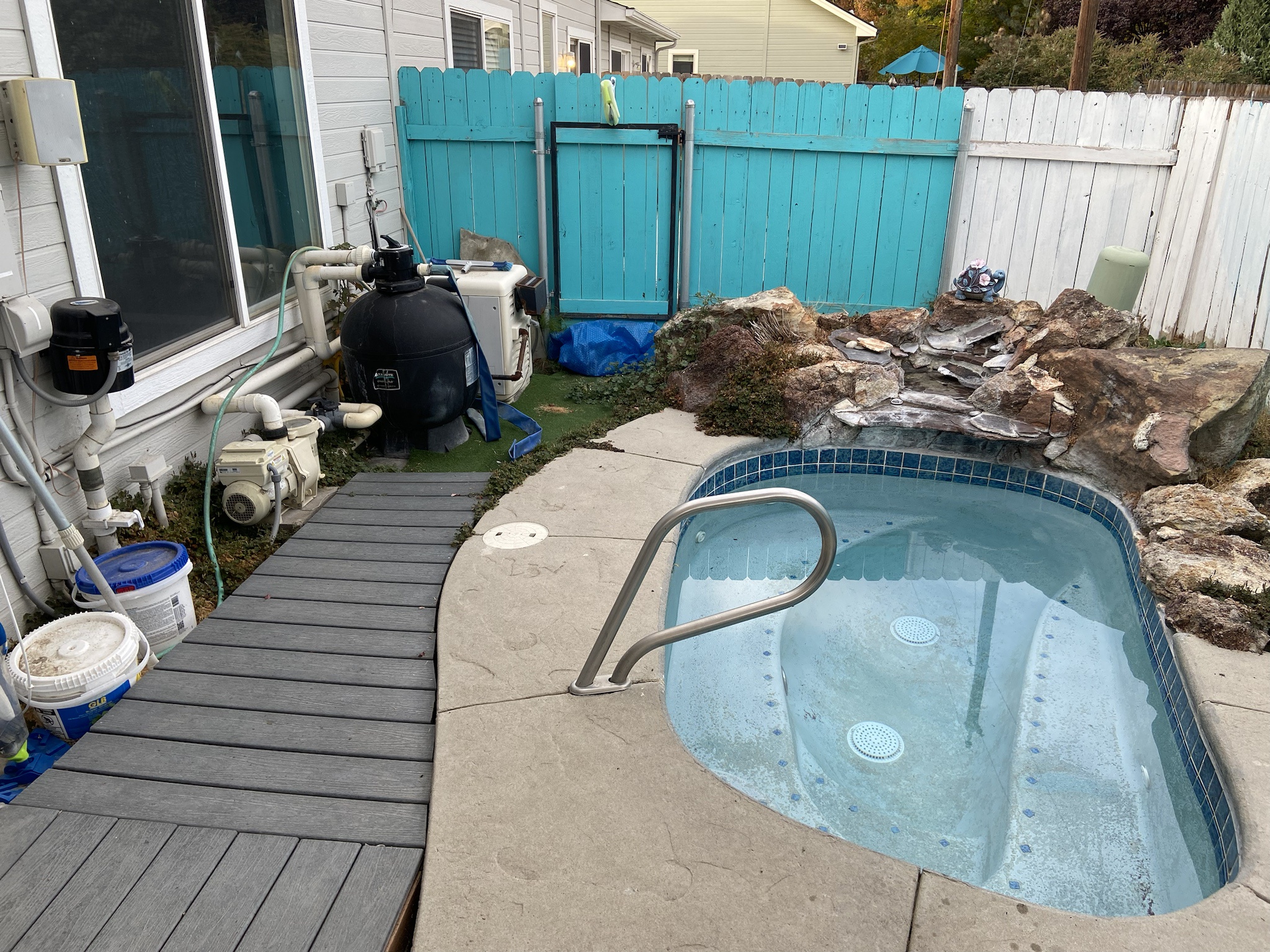 The Ultimate Backyard Luxury: A Built-In Hot Tub