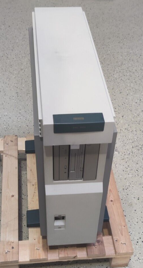 Throwback to the DEC 3000 AXP Model 800S: A Vintage Server Marvel
