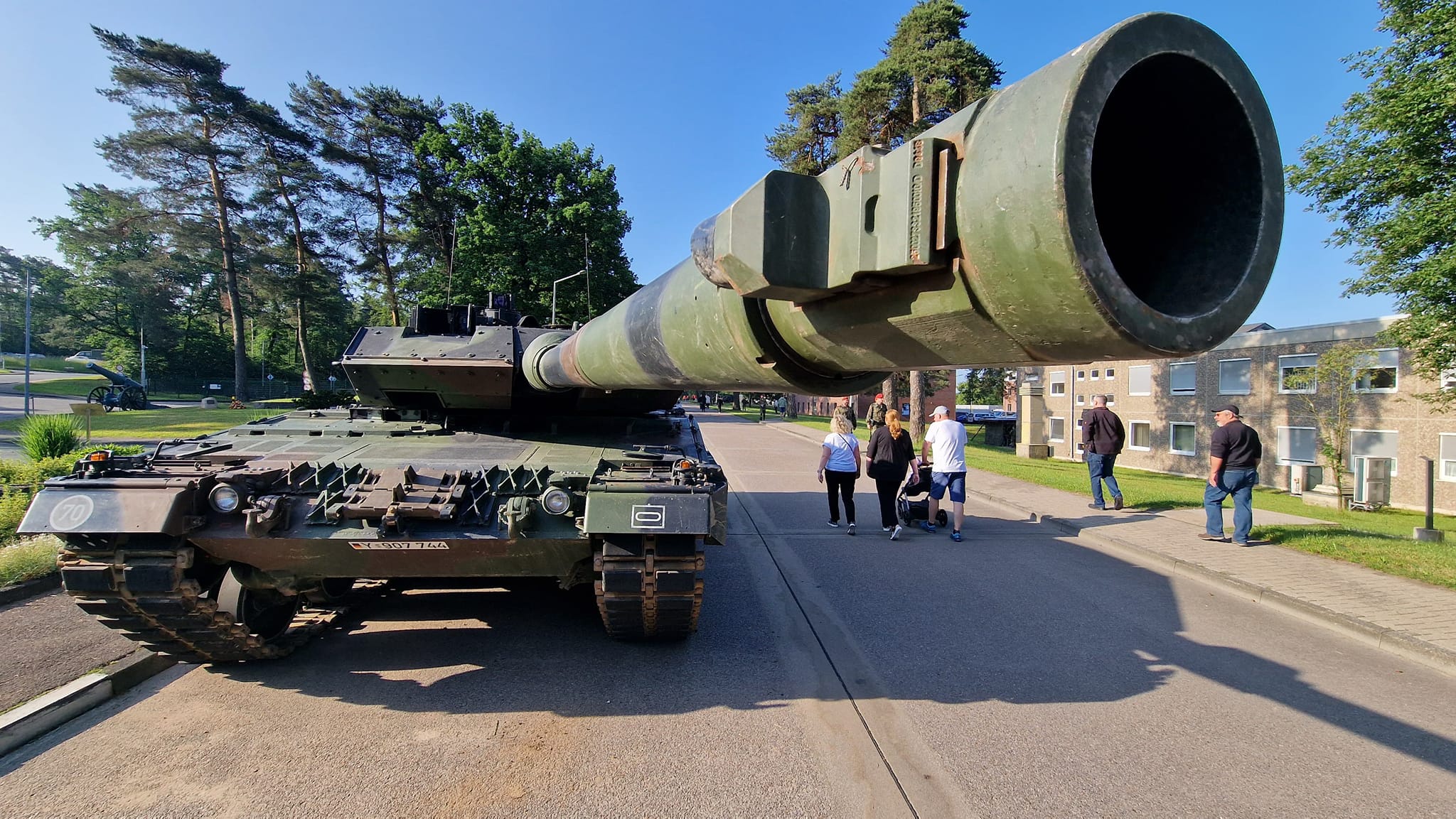 Behold the Mighty Leopard 2A6 Y-907 744