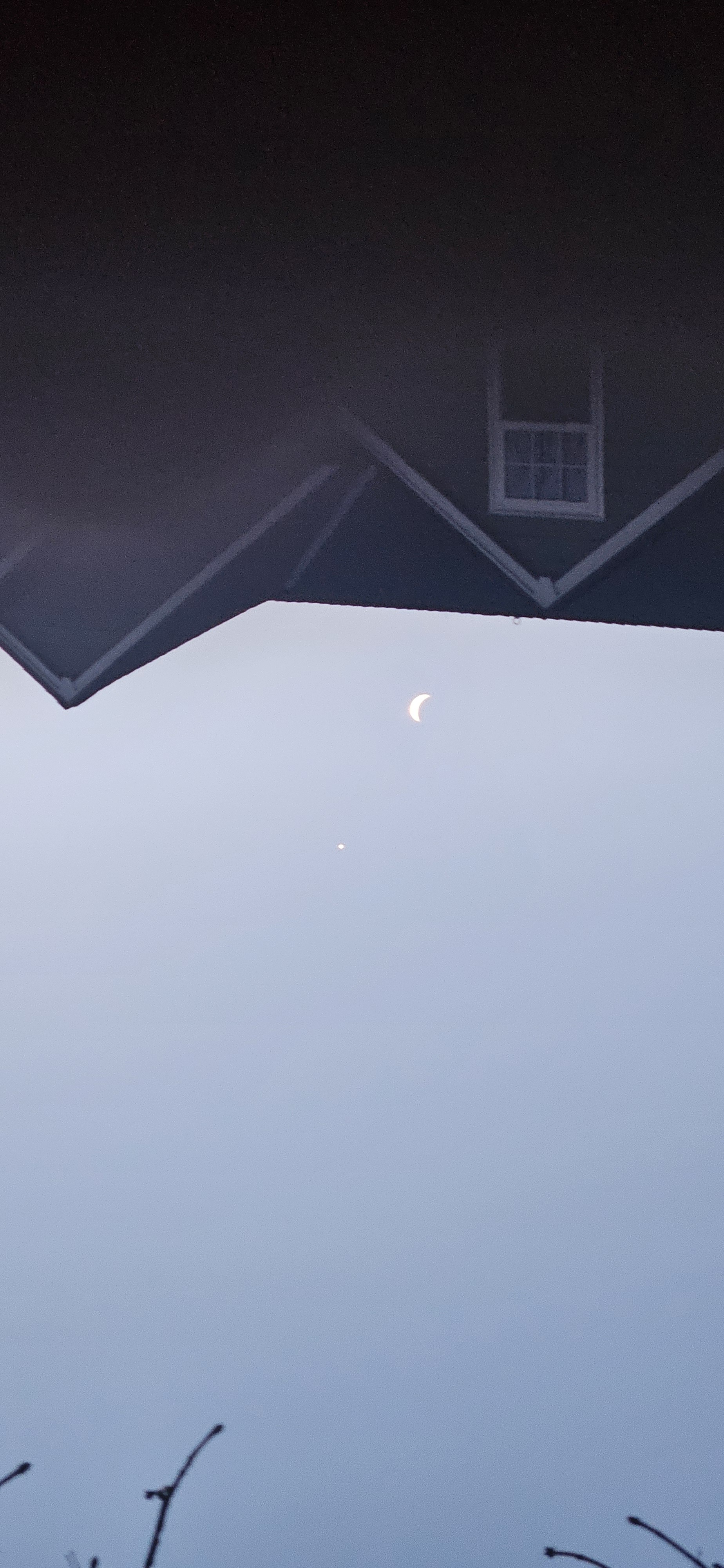 Don't miss the chance to see Venus and the new moon at sundown in the coming days!
