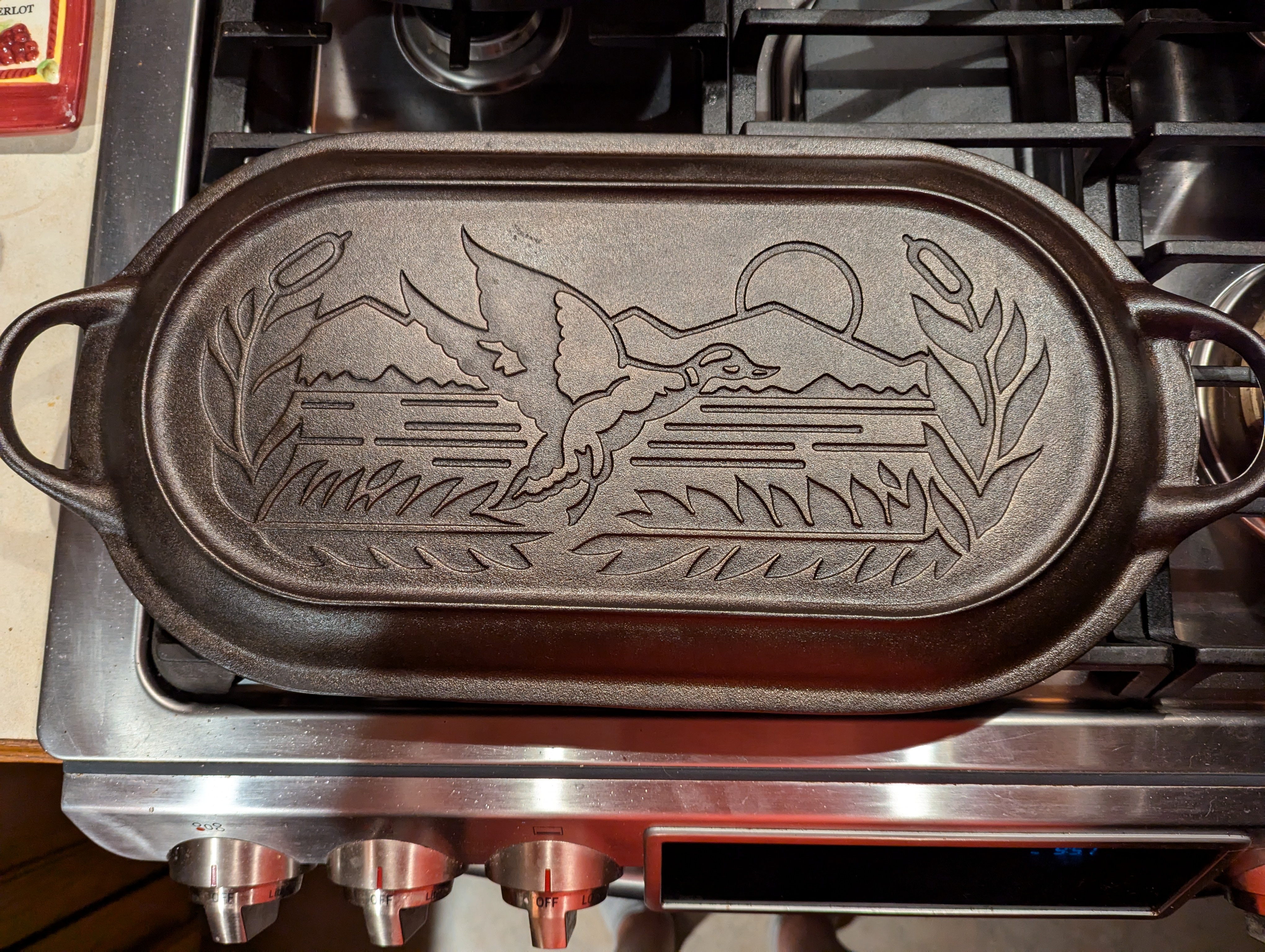 Lodge Wildlife Lid: Perfect for the Sportsman Fryer