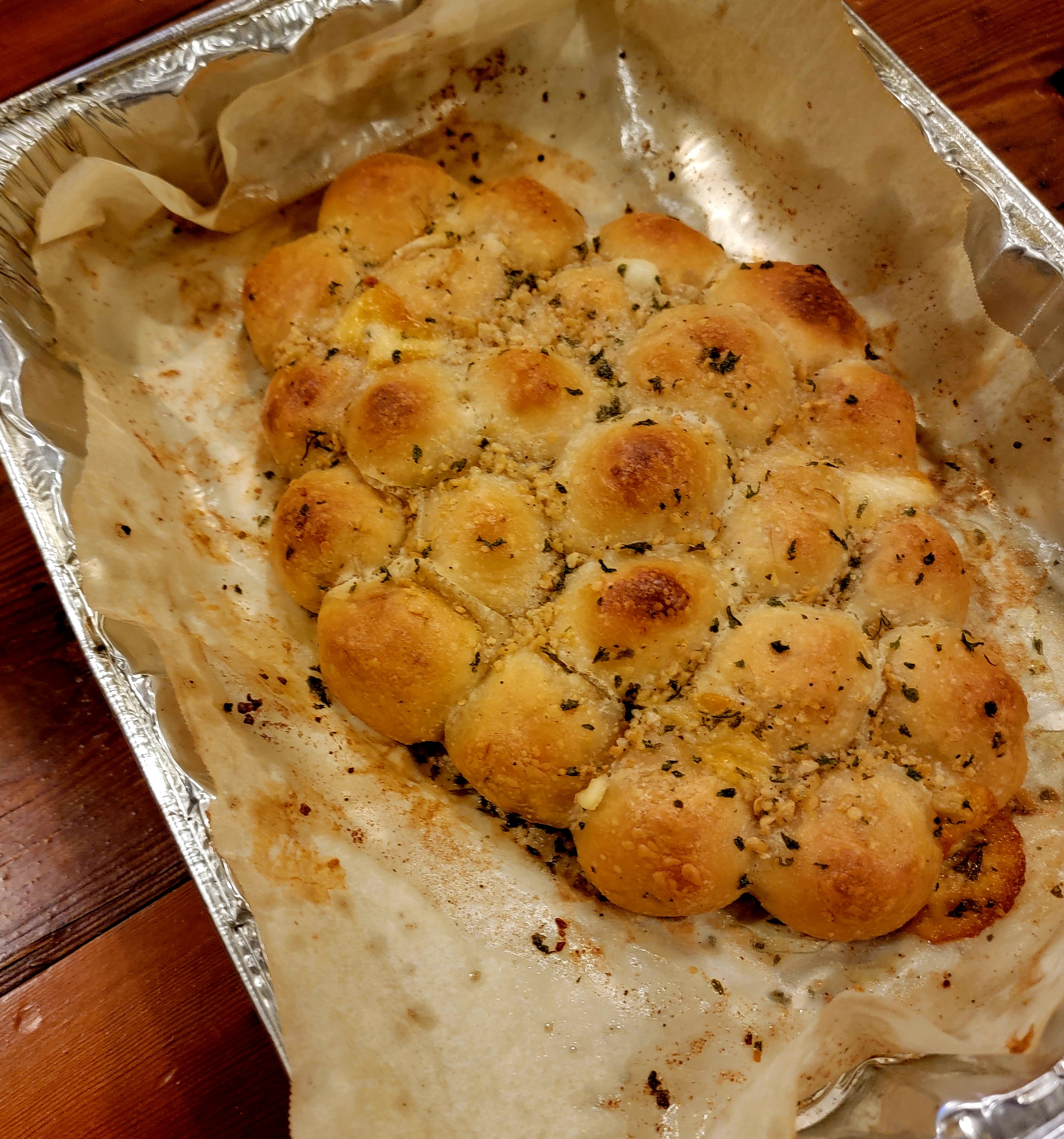 Indulge in this delicious cheesy garlic pull-apart bread!