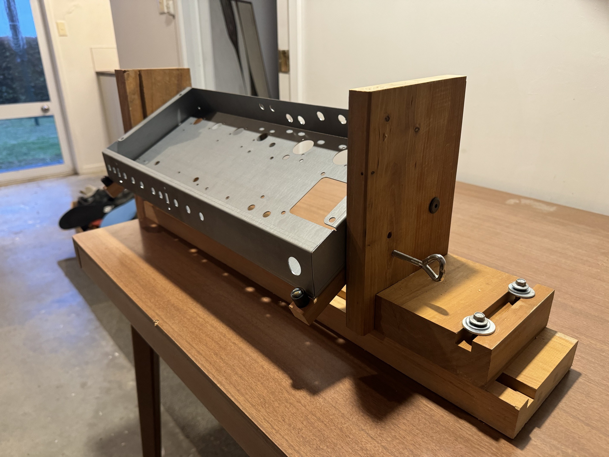 The ultimate amp chassis stand revealed