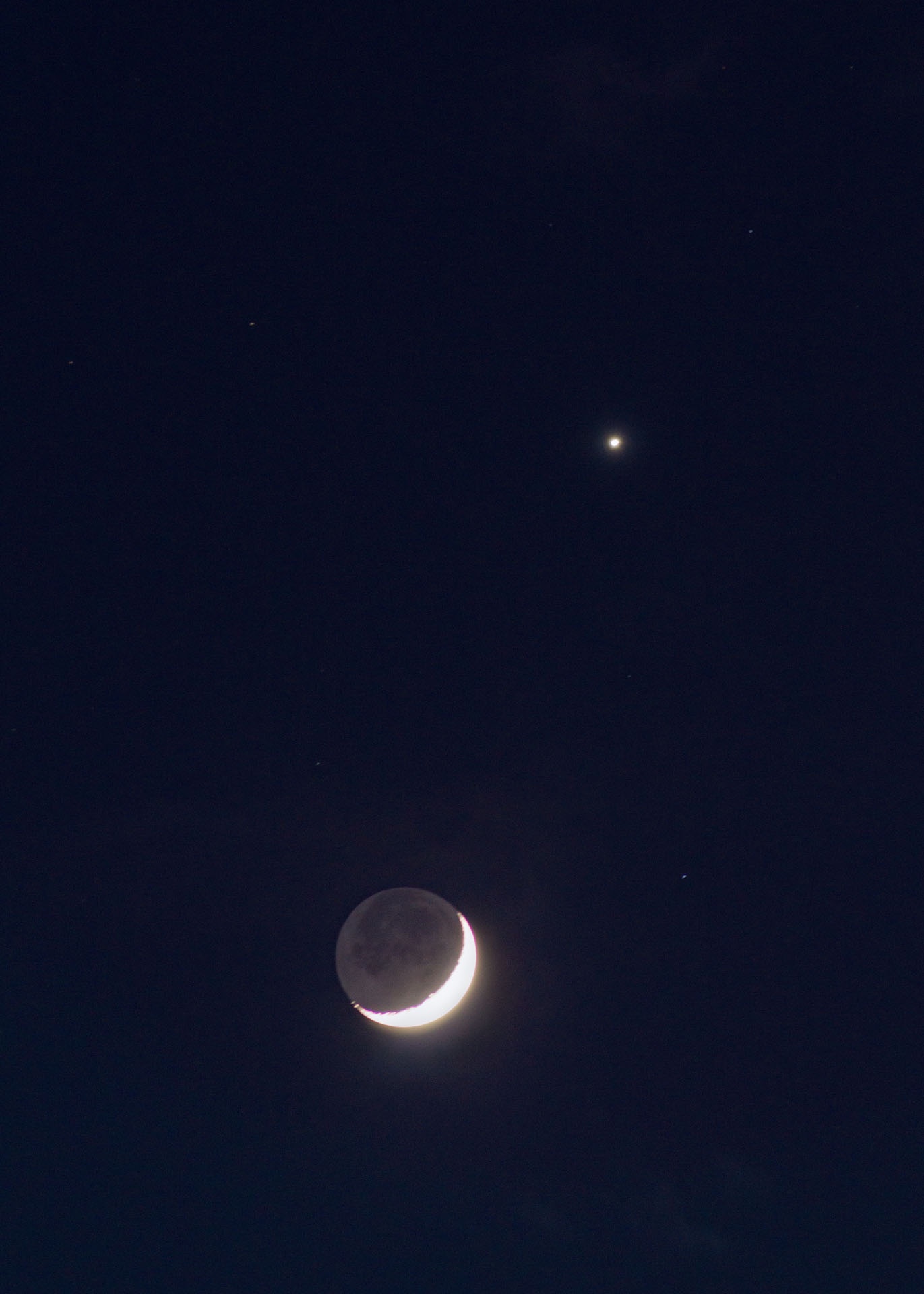 Witness the Stunning Conjunction of the Crescent Moon and Venus on January 3rd, 2025