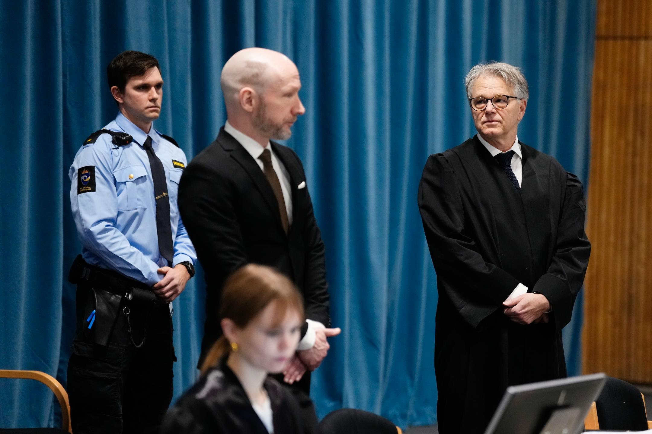 Anders Behring Breivik made a bold statement by shaving a Z on both sides of his head for his parole trial.