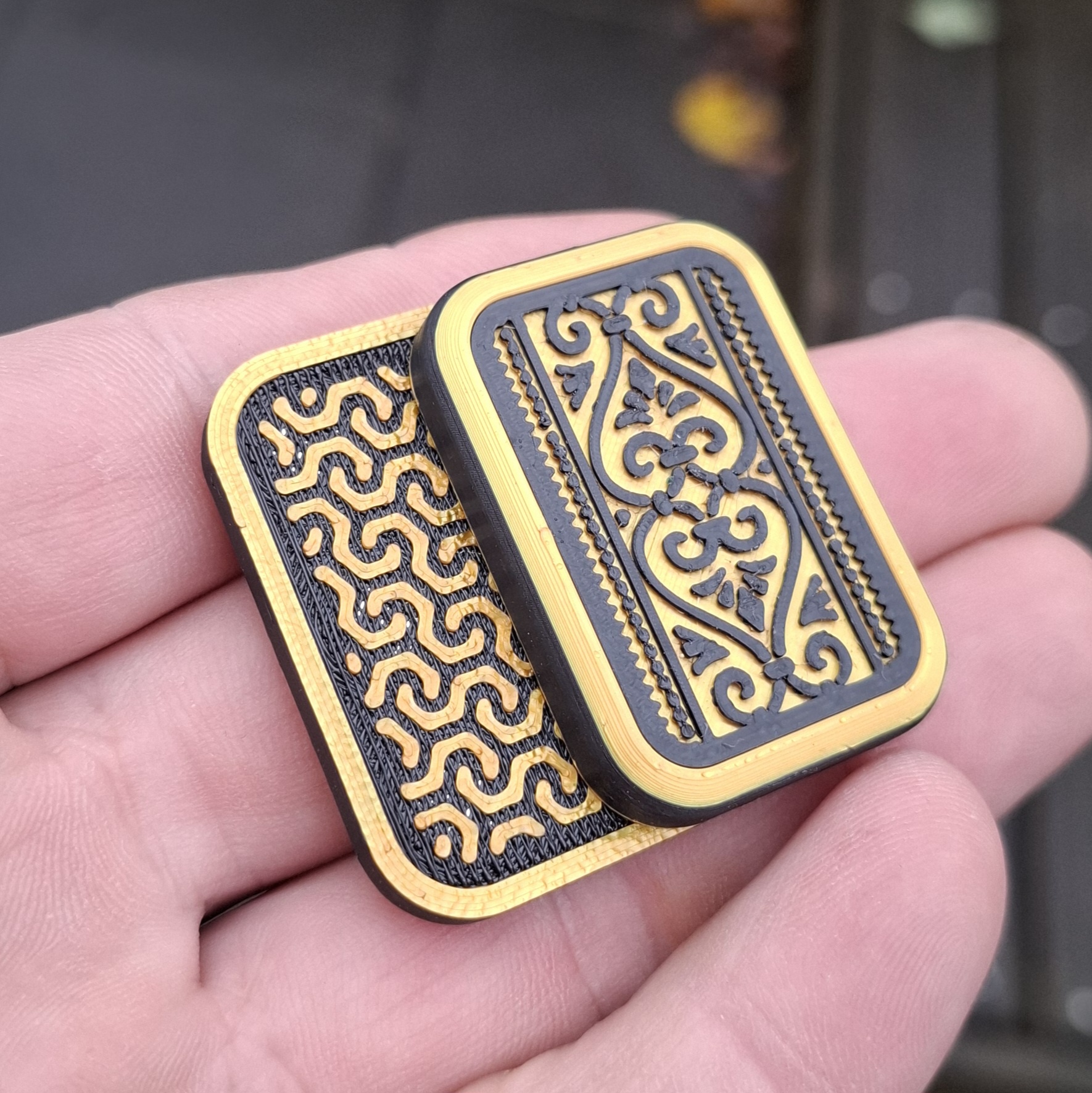 Stunning 3D Printed Filigree Fidget Slider in Elegant Black and Gold