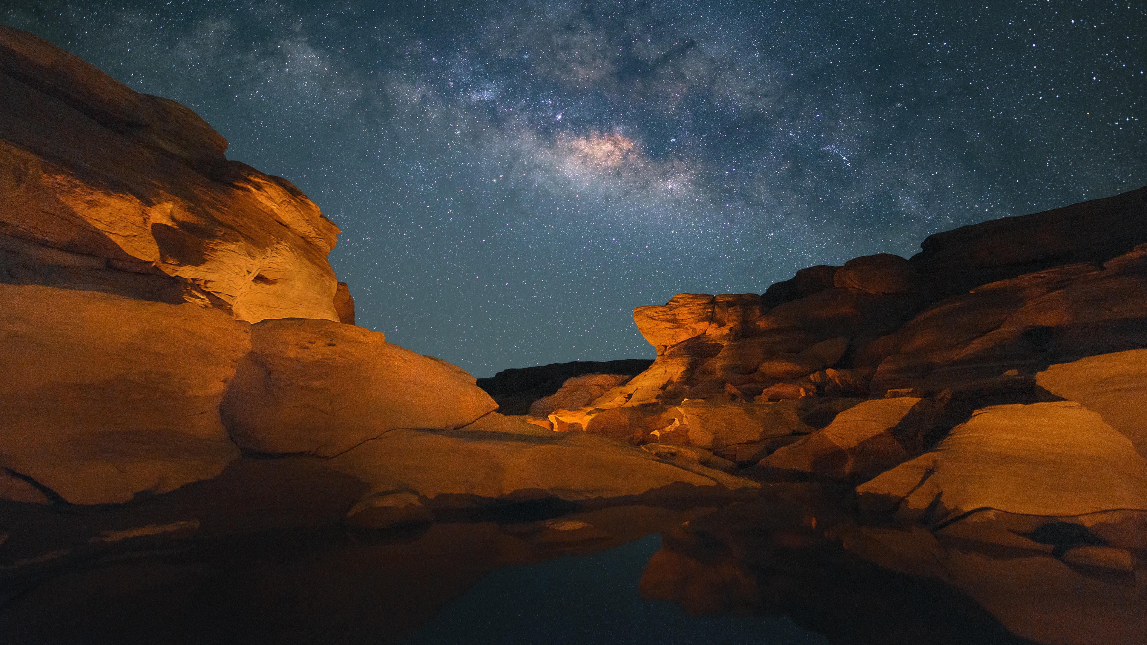 Stunning Night Sky Over Sam Phan Bok