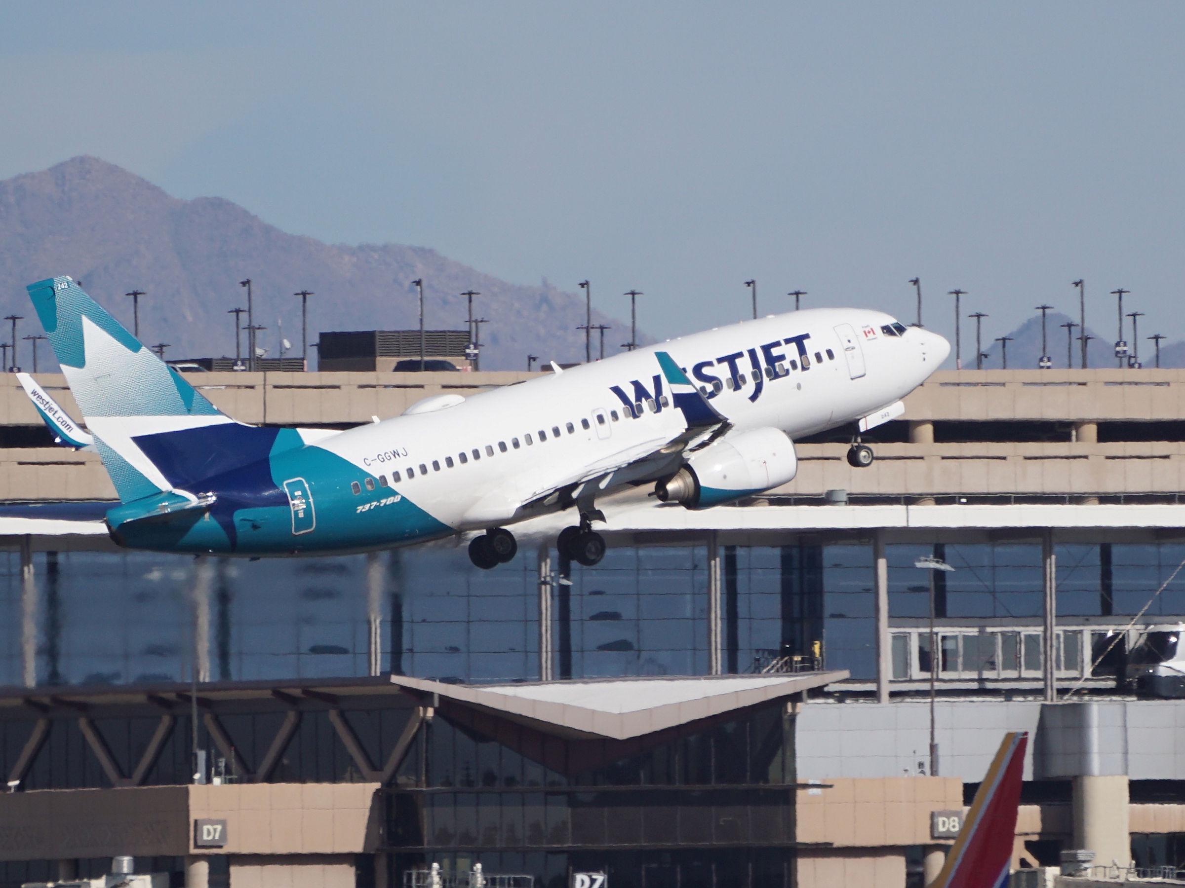Exploring the Wonders of Sky Harbor Airport