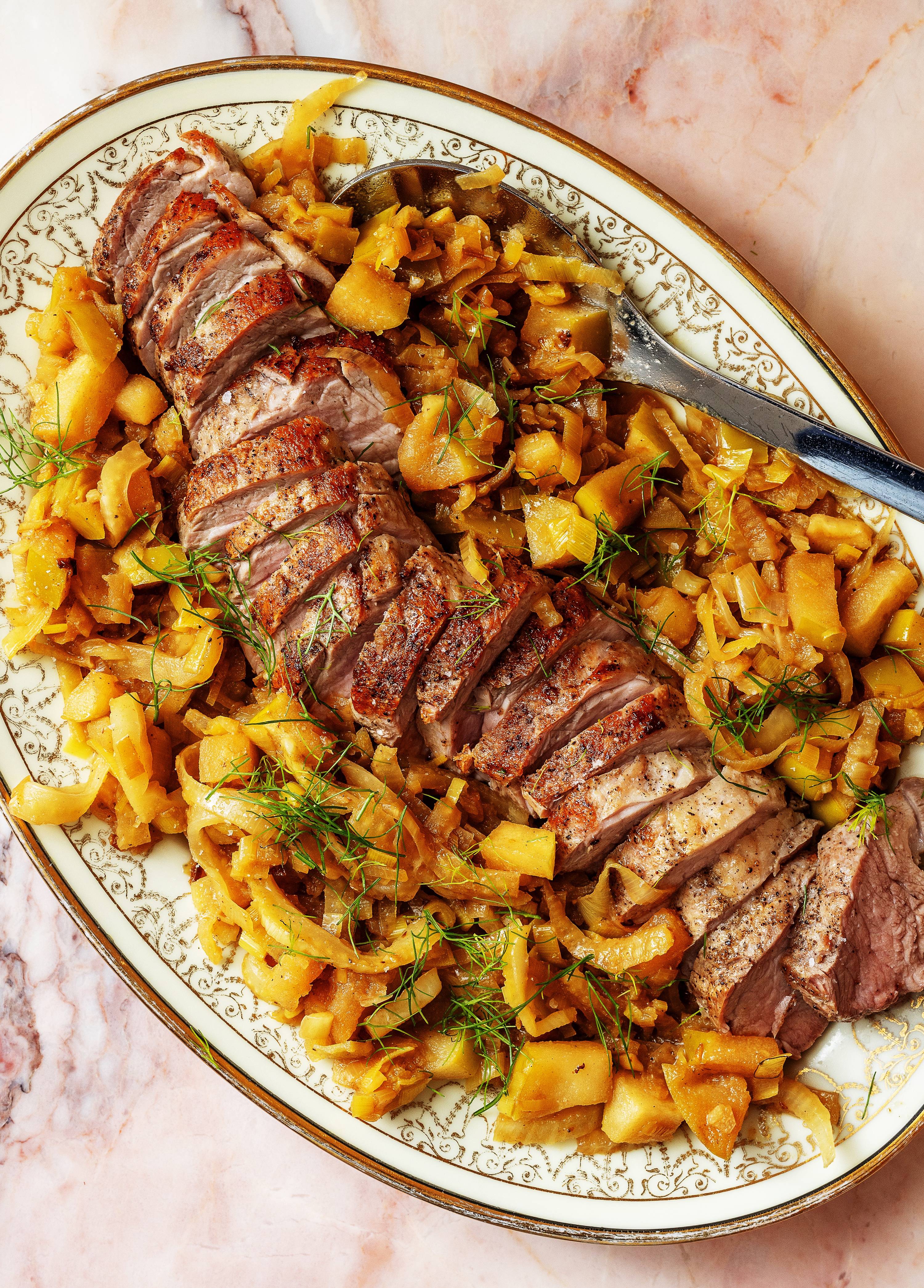 Delicious Pork Tenderloin with Apples Recipe to Try!