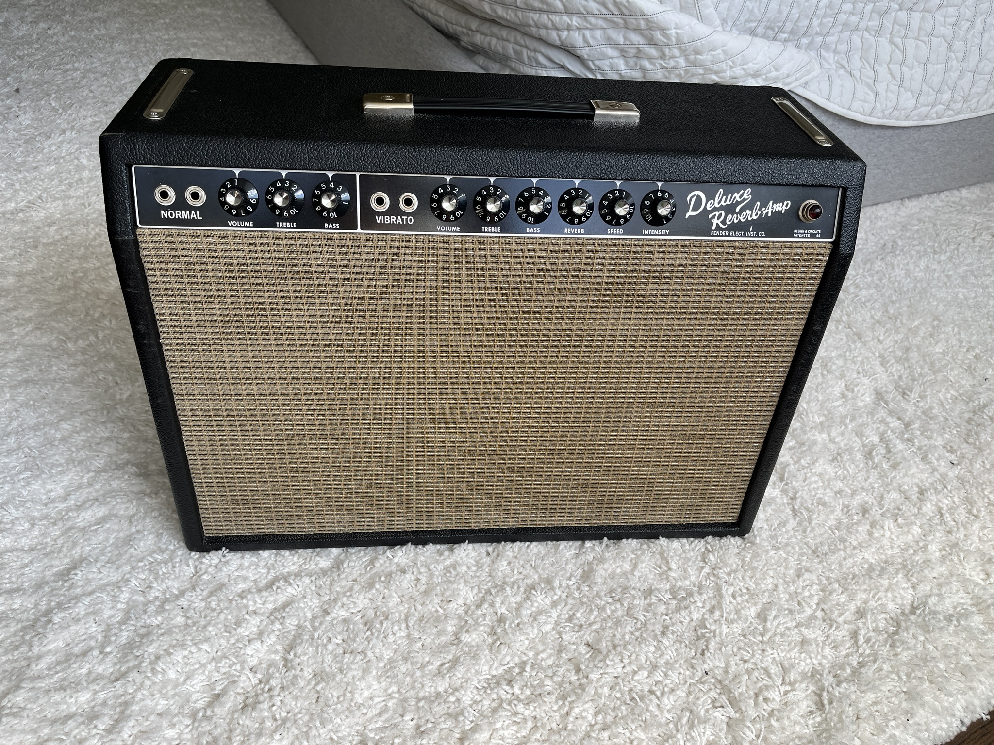 The Legendary 1964 Fender Deluxe Reverb: A Classic Revisited