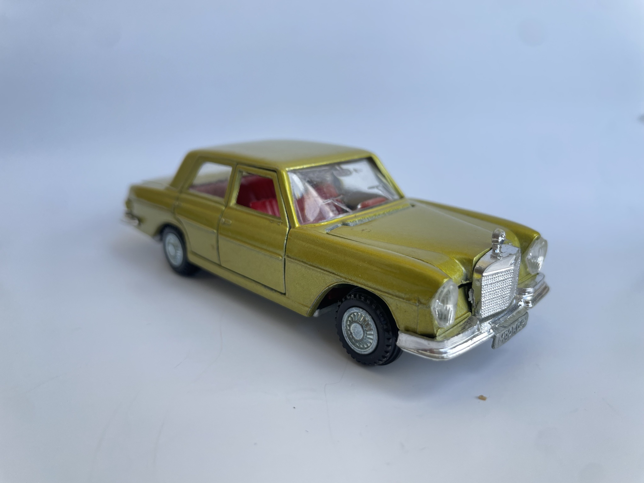 Classic Elegance: The 1968 Mercedes Benz 250 SE by Nacoral