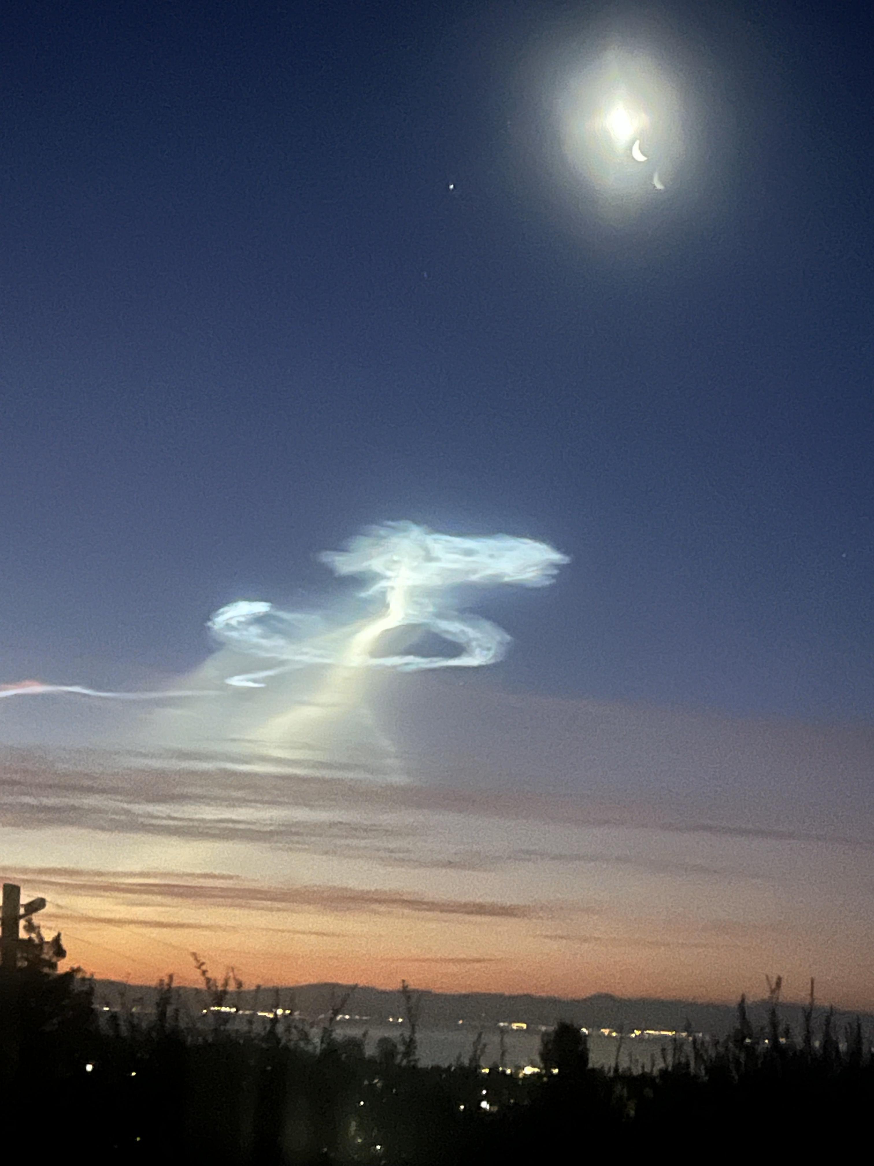 Witness the Stunning Rocket Plume at Dawn!