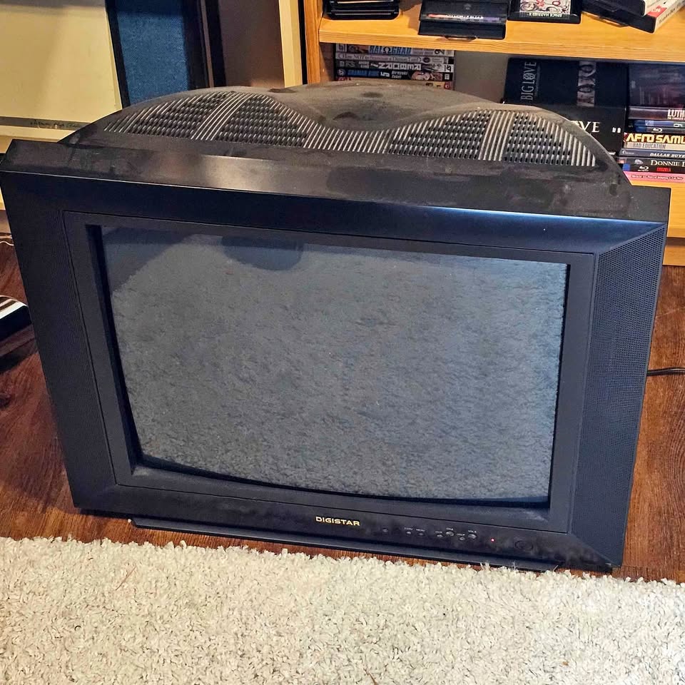 Digistar 27" CRT TV: A Blast from August 2005 with the Prima Chassis