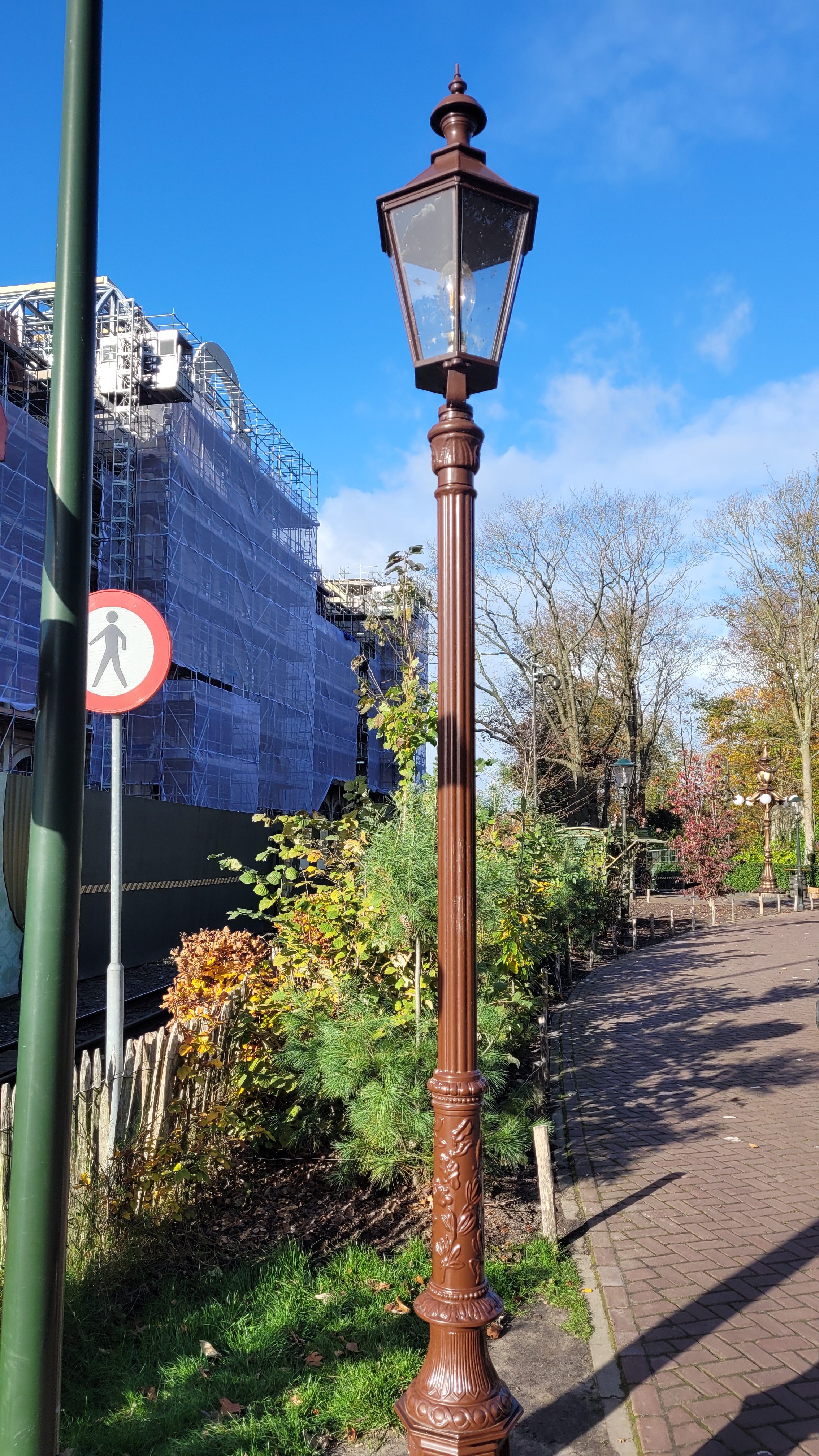 Efteling! With all its beautiful lanterns. A glimpse of Anderrijk and Fantasierijk remains.