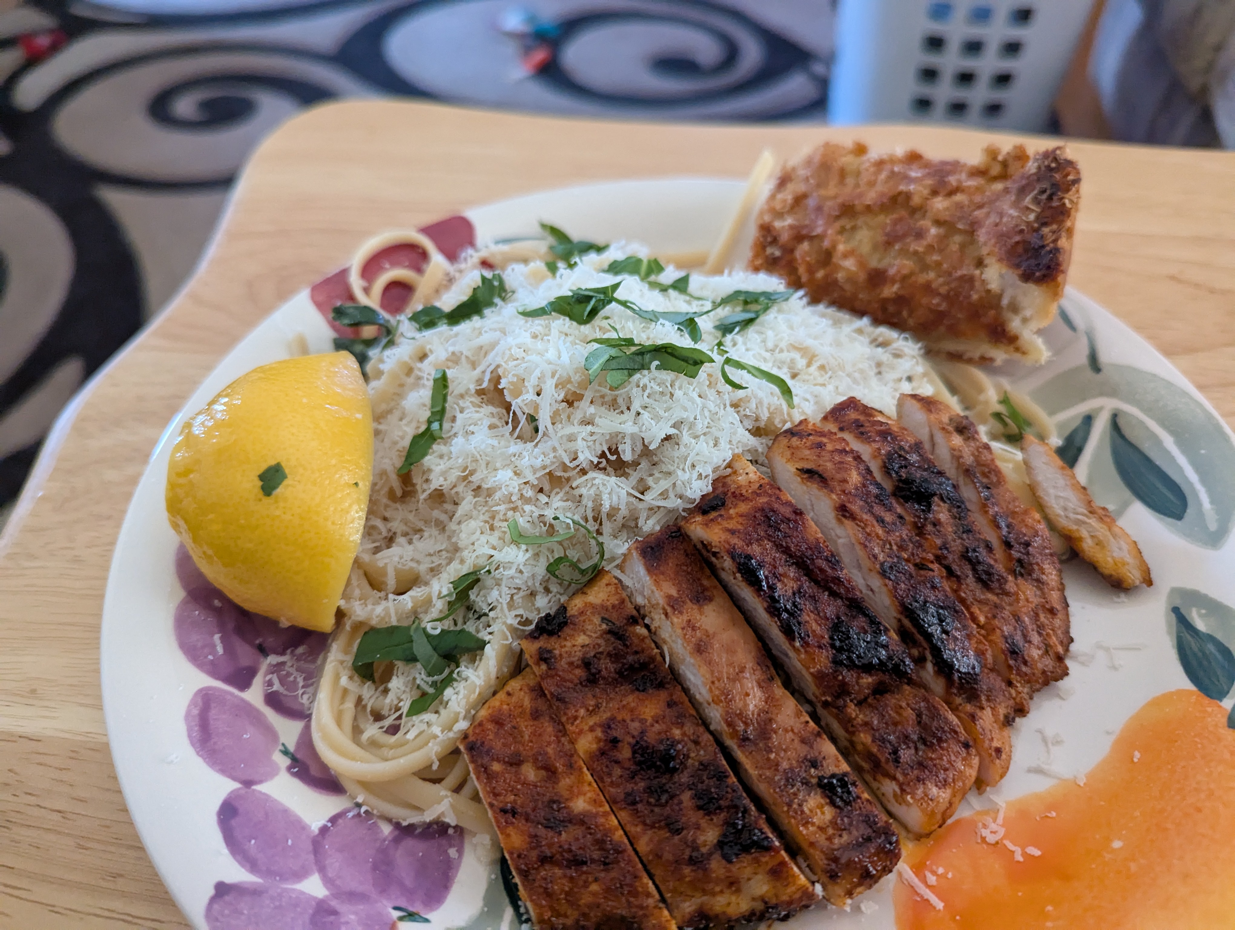 Delicious Blackened Chicken with Pasta Al Limone and Garlic Bread