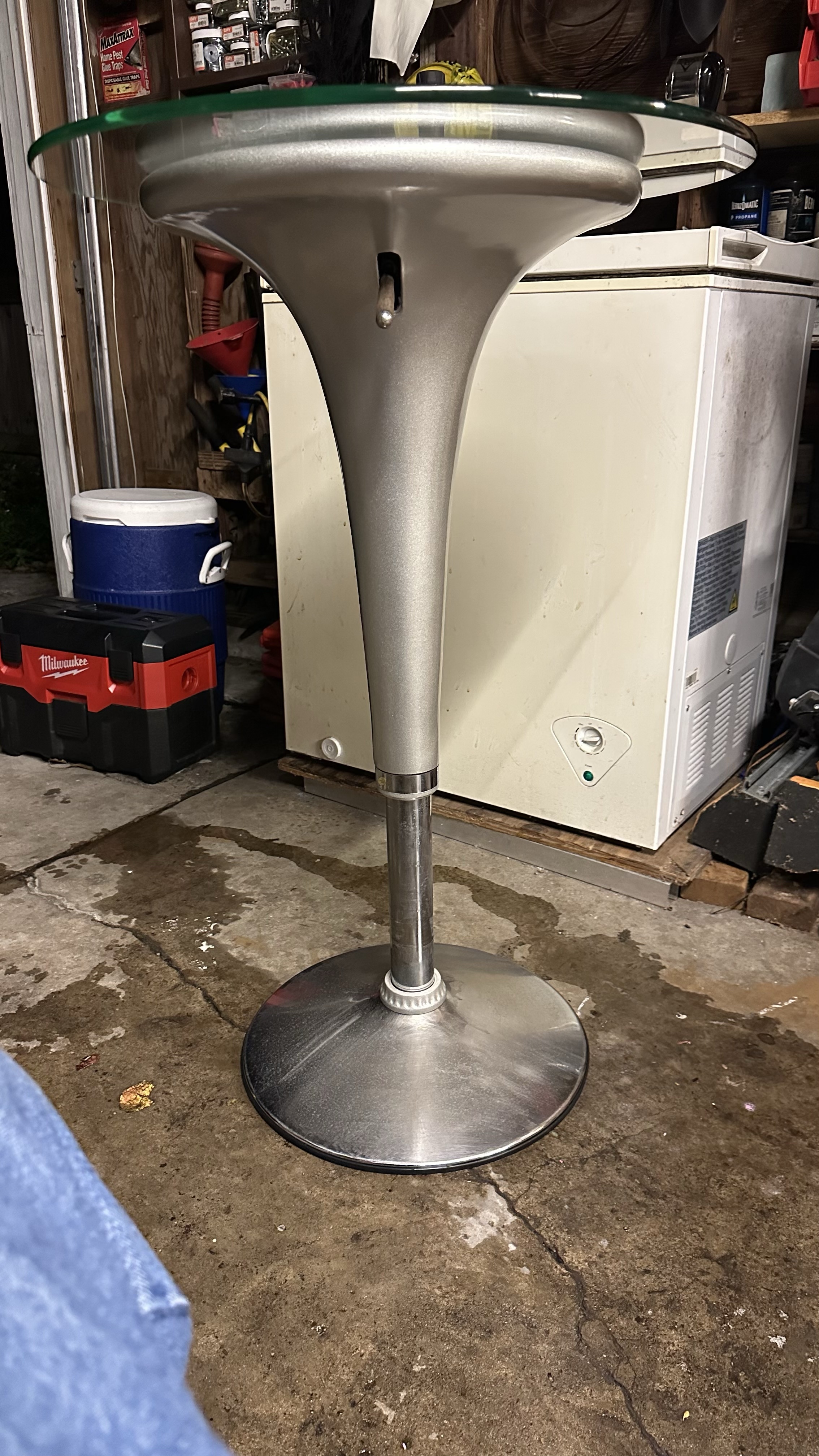 Mystery Table: No Logo or Brand Found