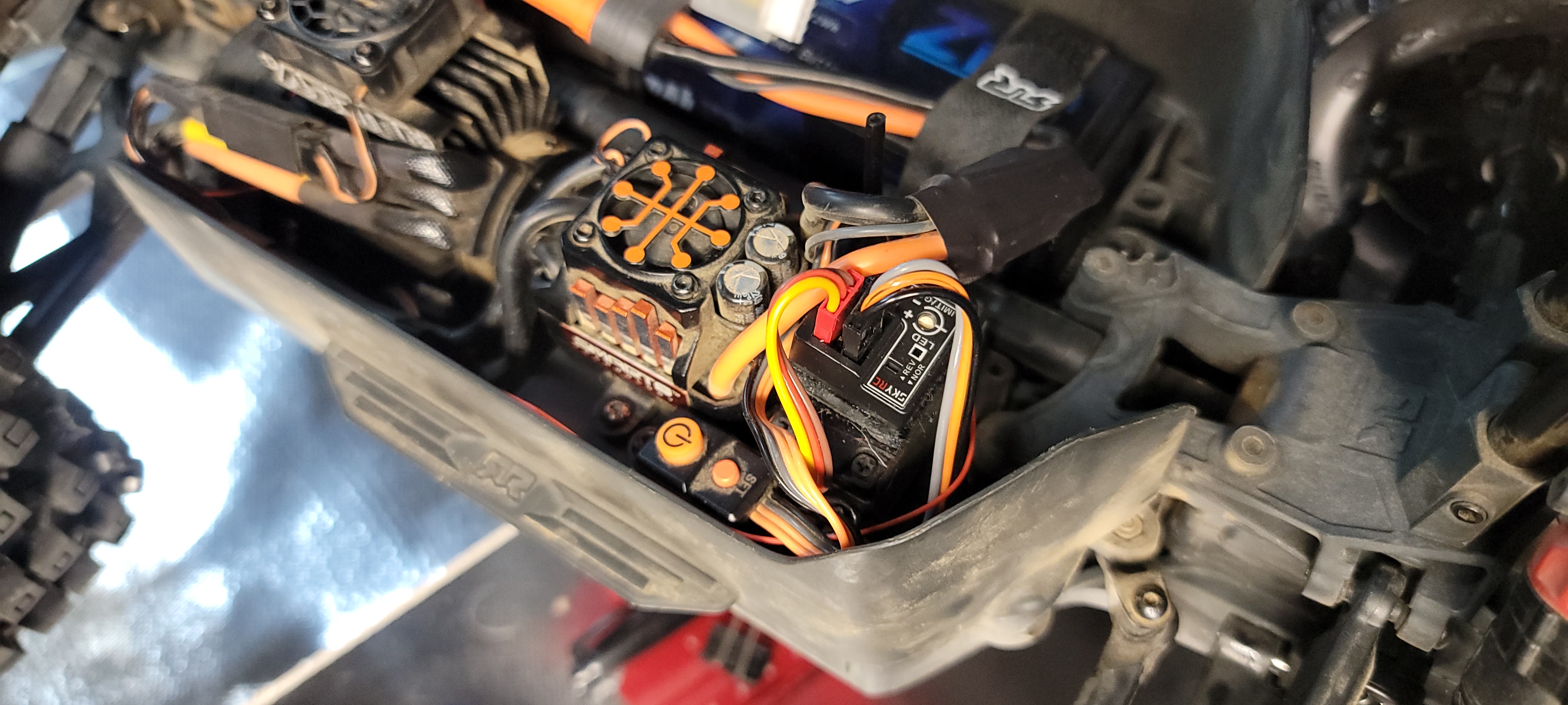Finding the Perfect Spot for the Gyro Module in Arrma Granite
