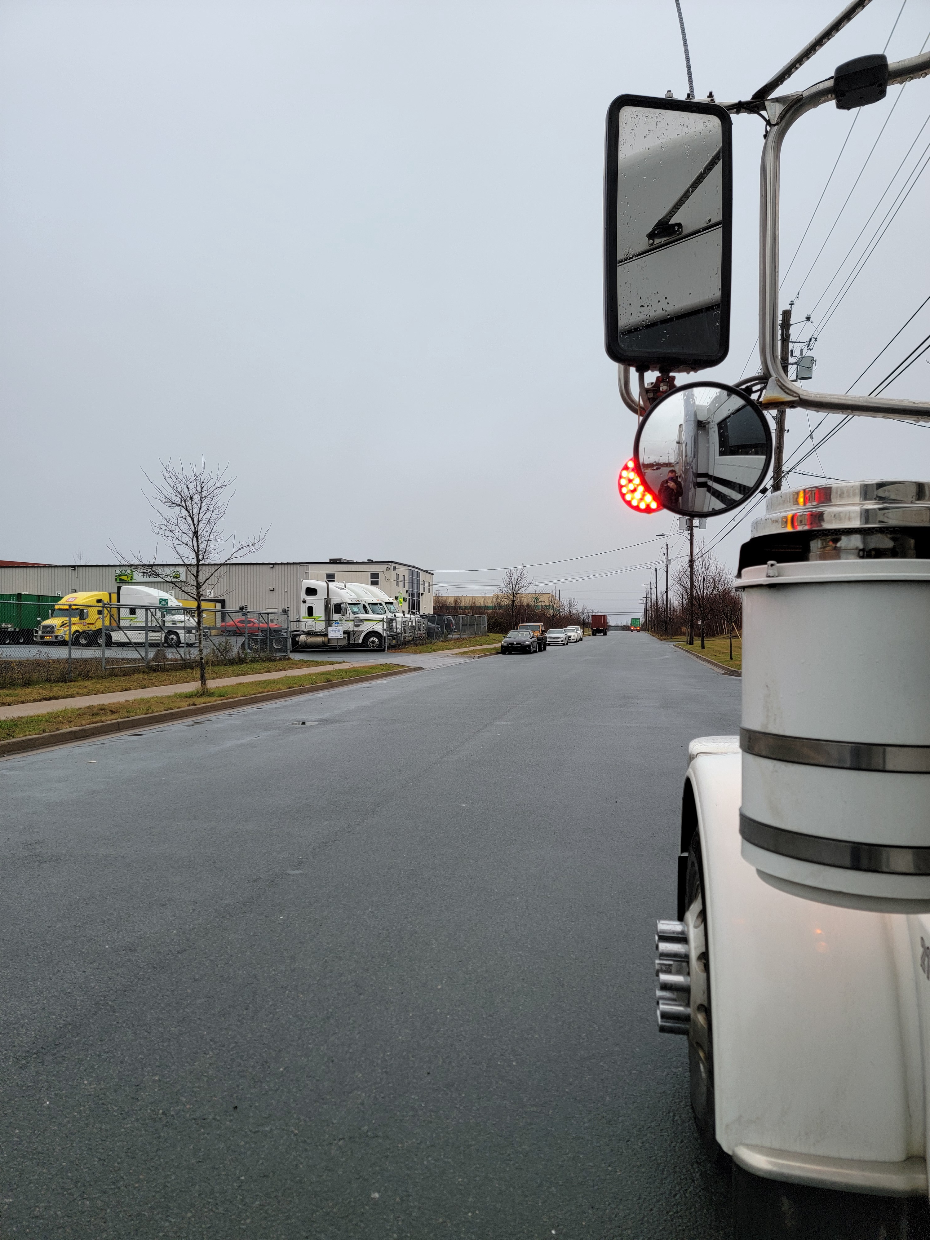 A glimpse into the daily life of a trucker on November 27, 2024.