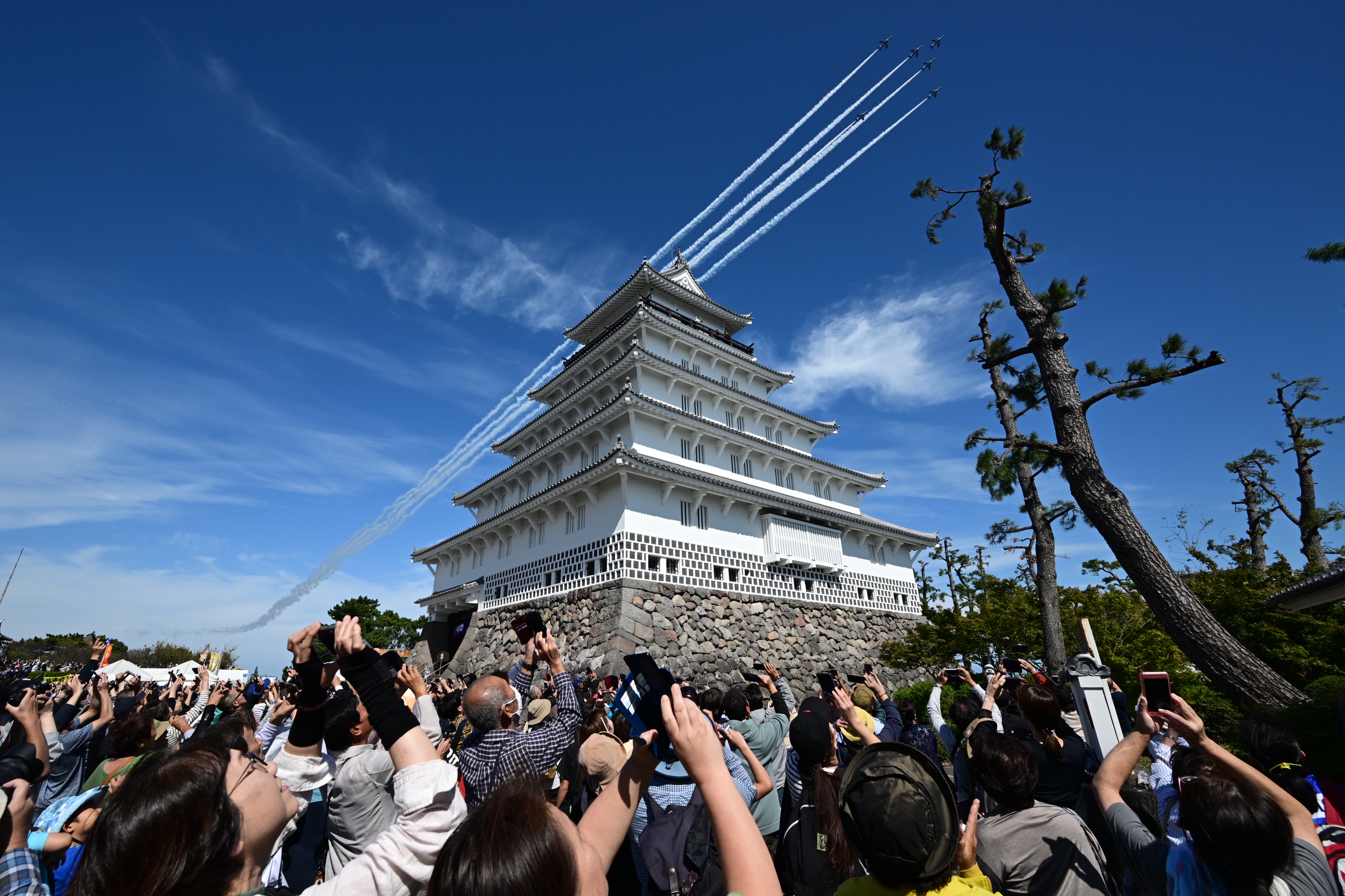 JASDF Blue Impulse Takes Flight at Shimabara Castle