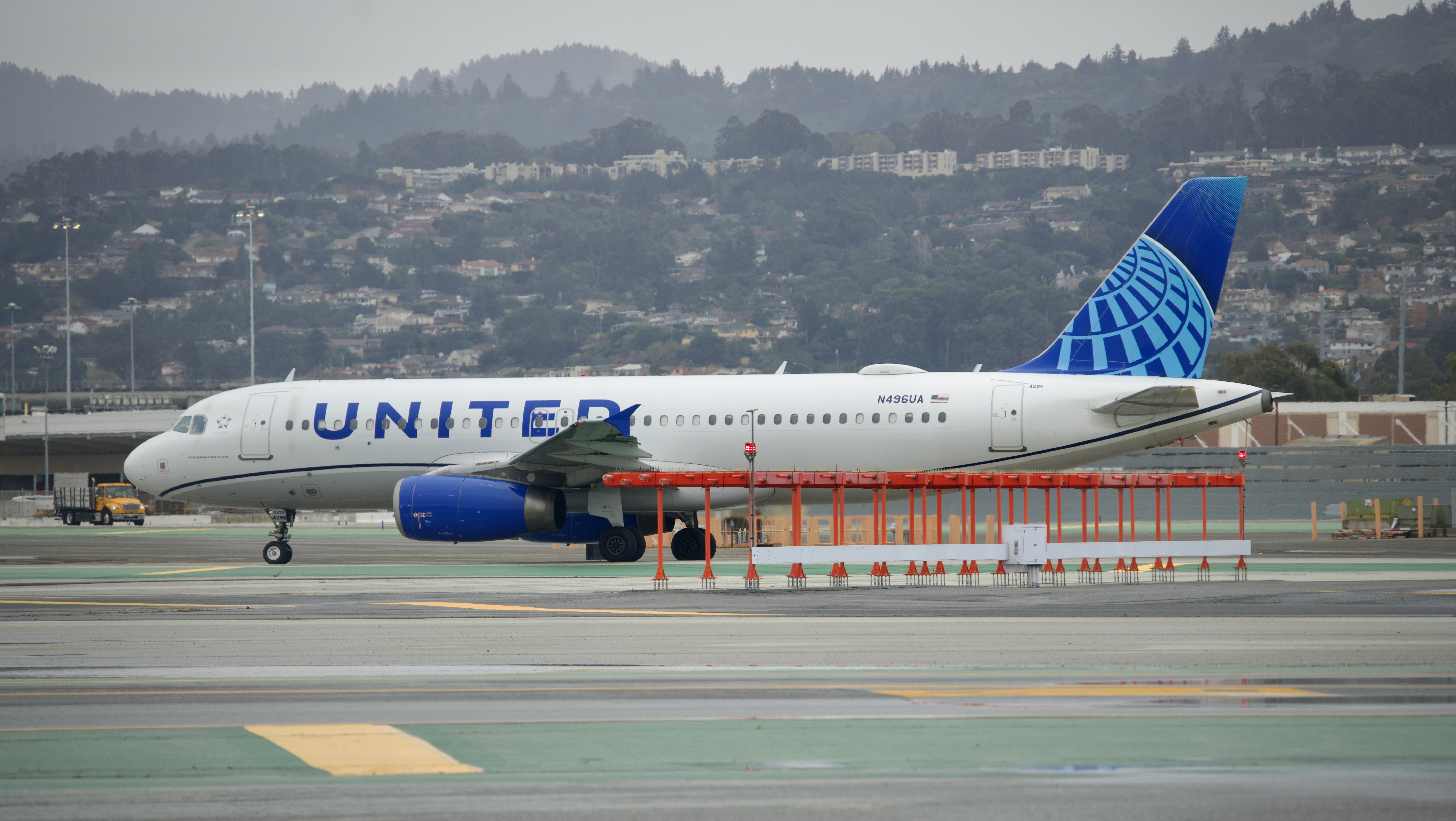 Check out these random airplane shots from Runway 10 at San Francisco International Airport 2024!