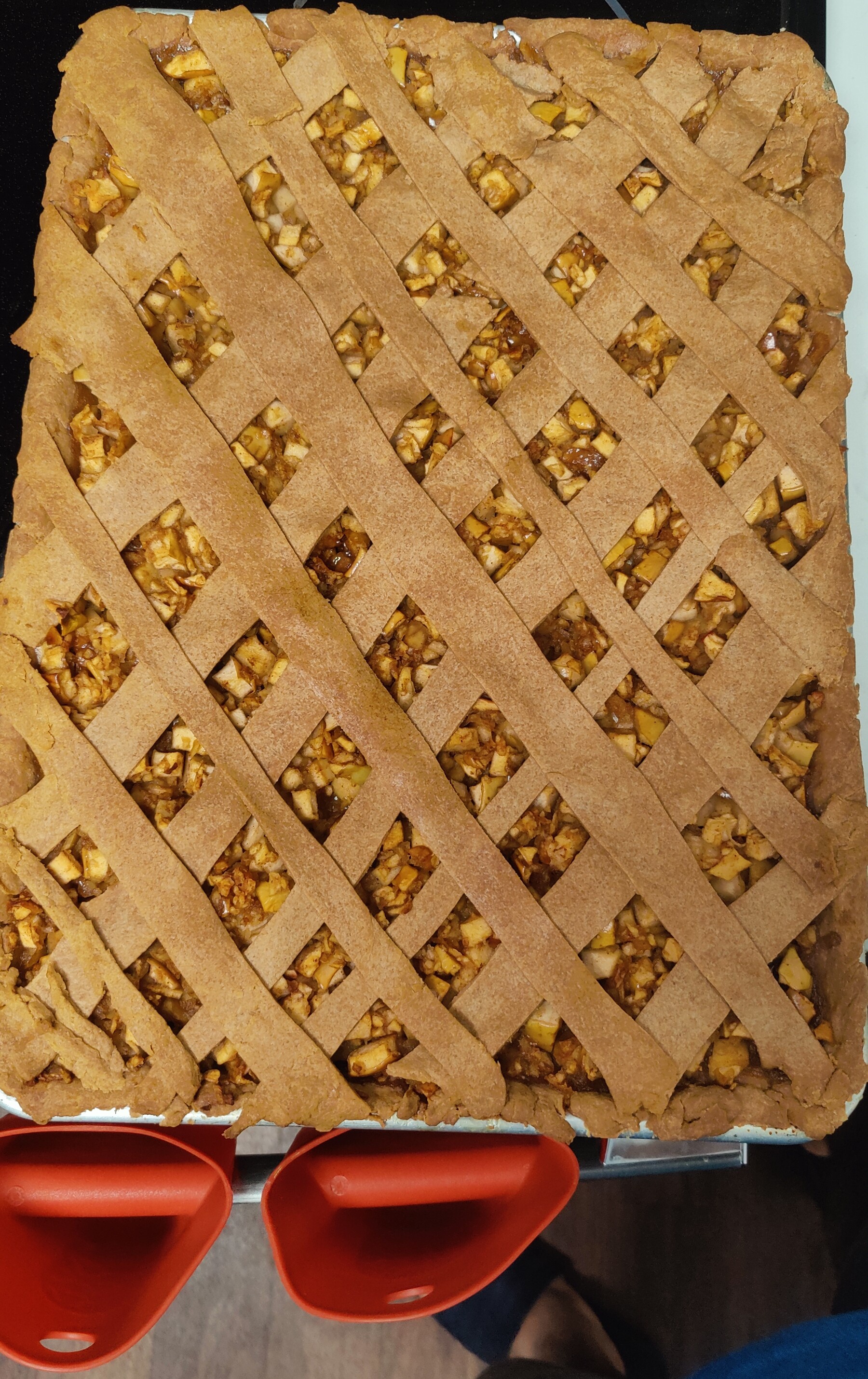 Butterscotch Apple Pie: A Sweet Surprise?!
