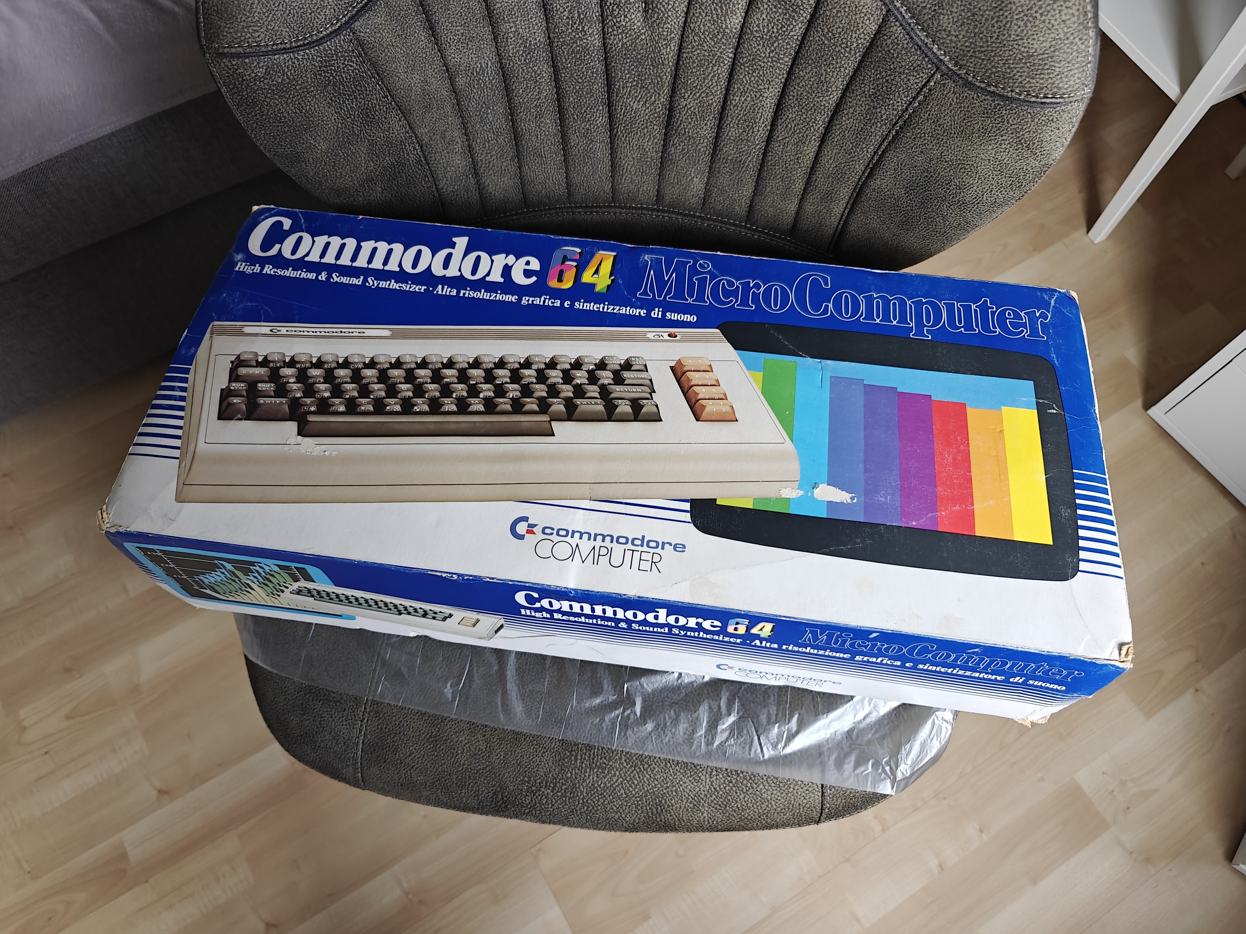 Rare Find: An Almost Unused Original 80s Commodore 64!
