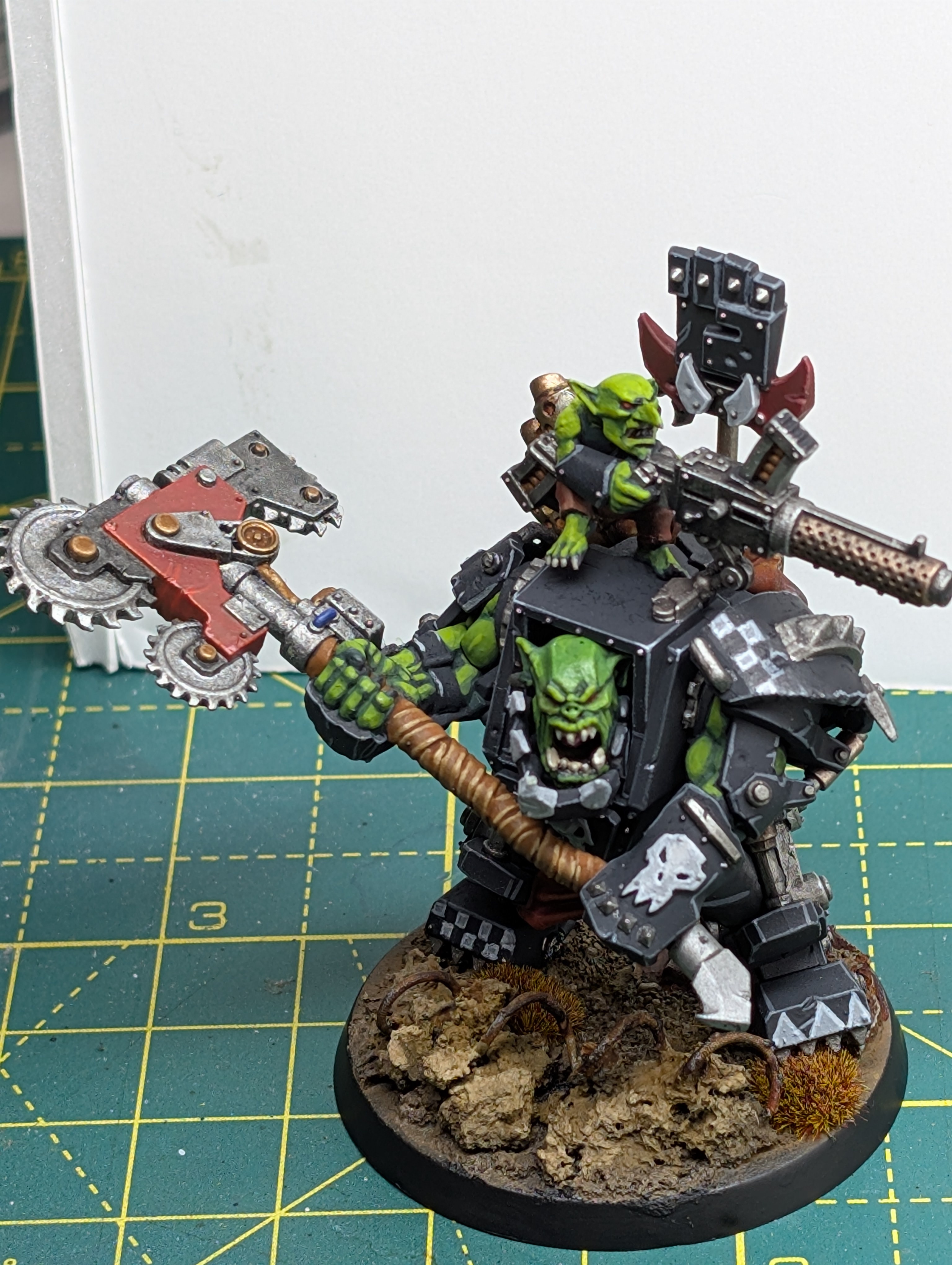 Epic Warhammer 40K Ork Warboss in Mega Armor!