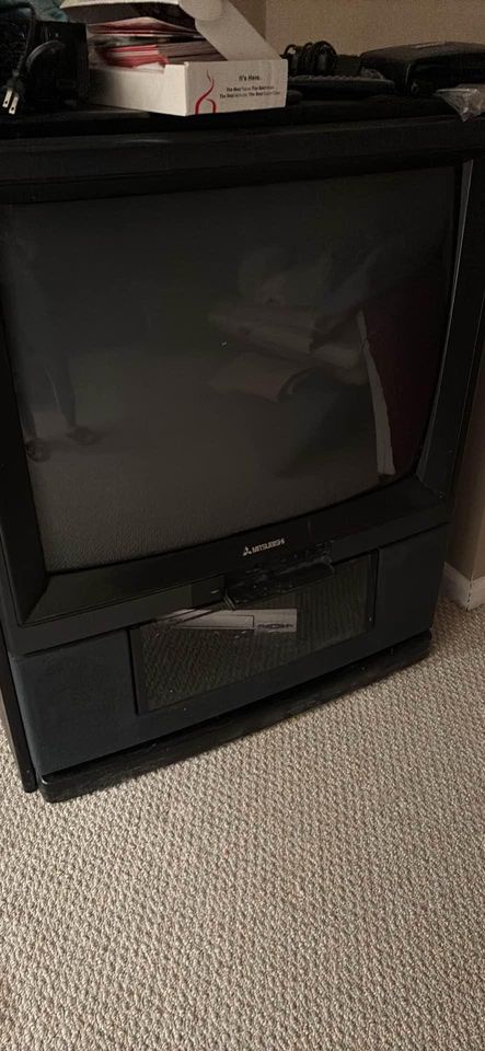 Throwback to the Mitsubishi 35" CRT TV (Model CK-35MX3) from 1992