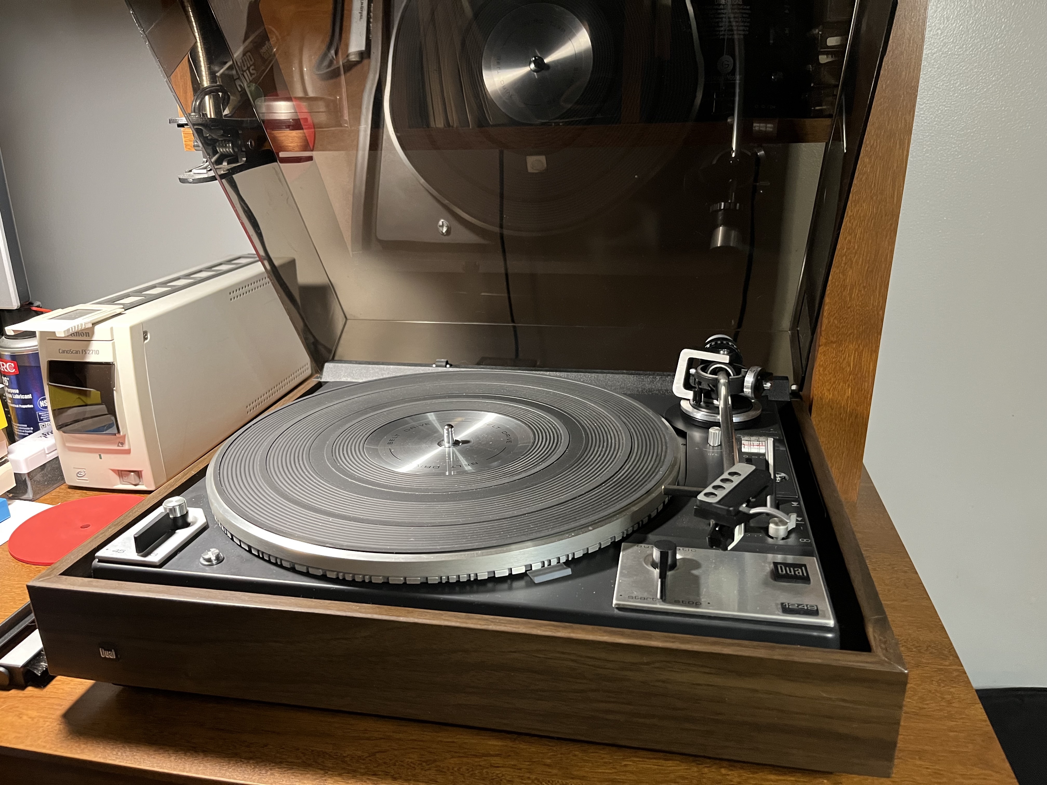The Classic Dual 1249 Turntable: A Vinyl Lover's Dream