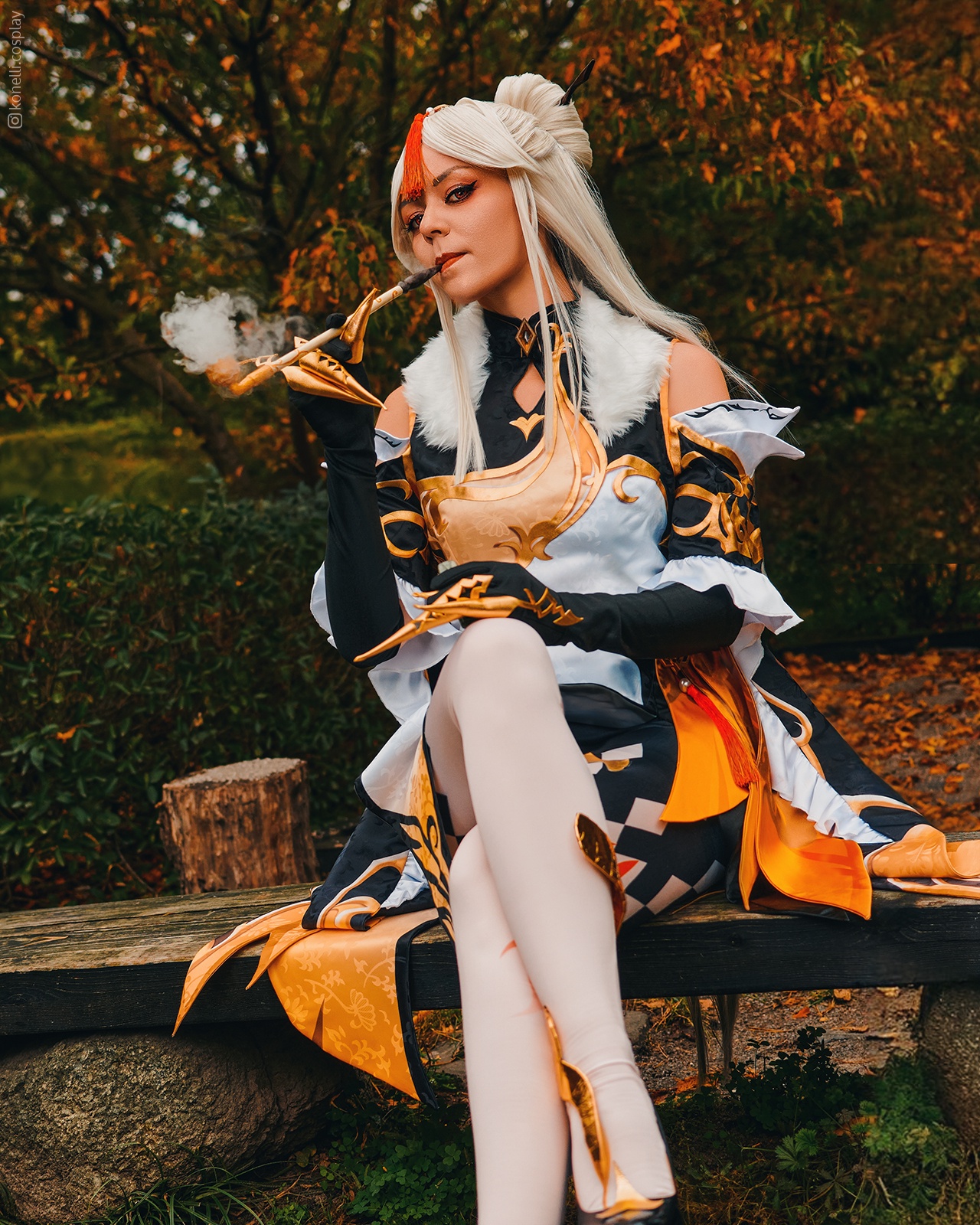 Ningguang from Genshin Impact brought to life by Konelli's cosplay